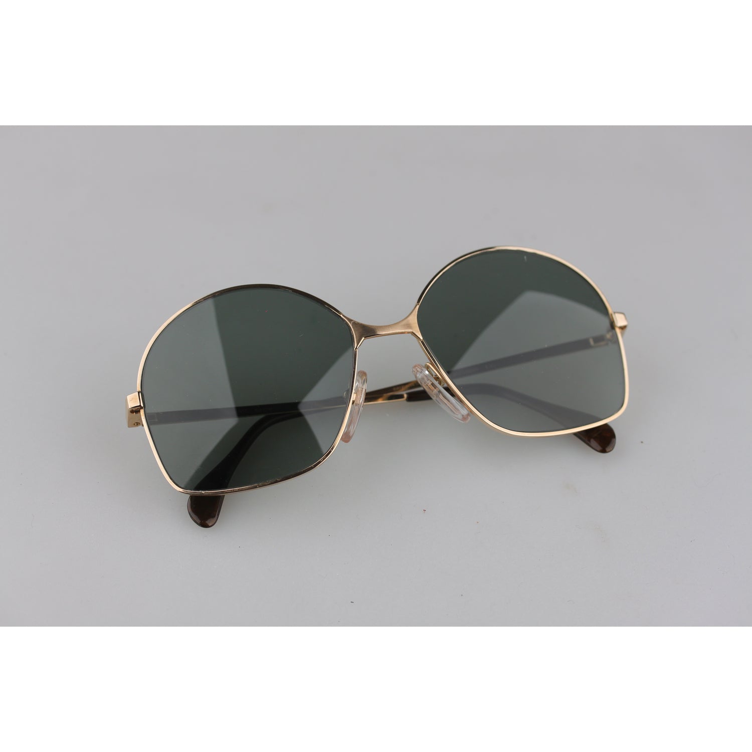 NON SIGNE / UNSIGNED Sunglasses