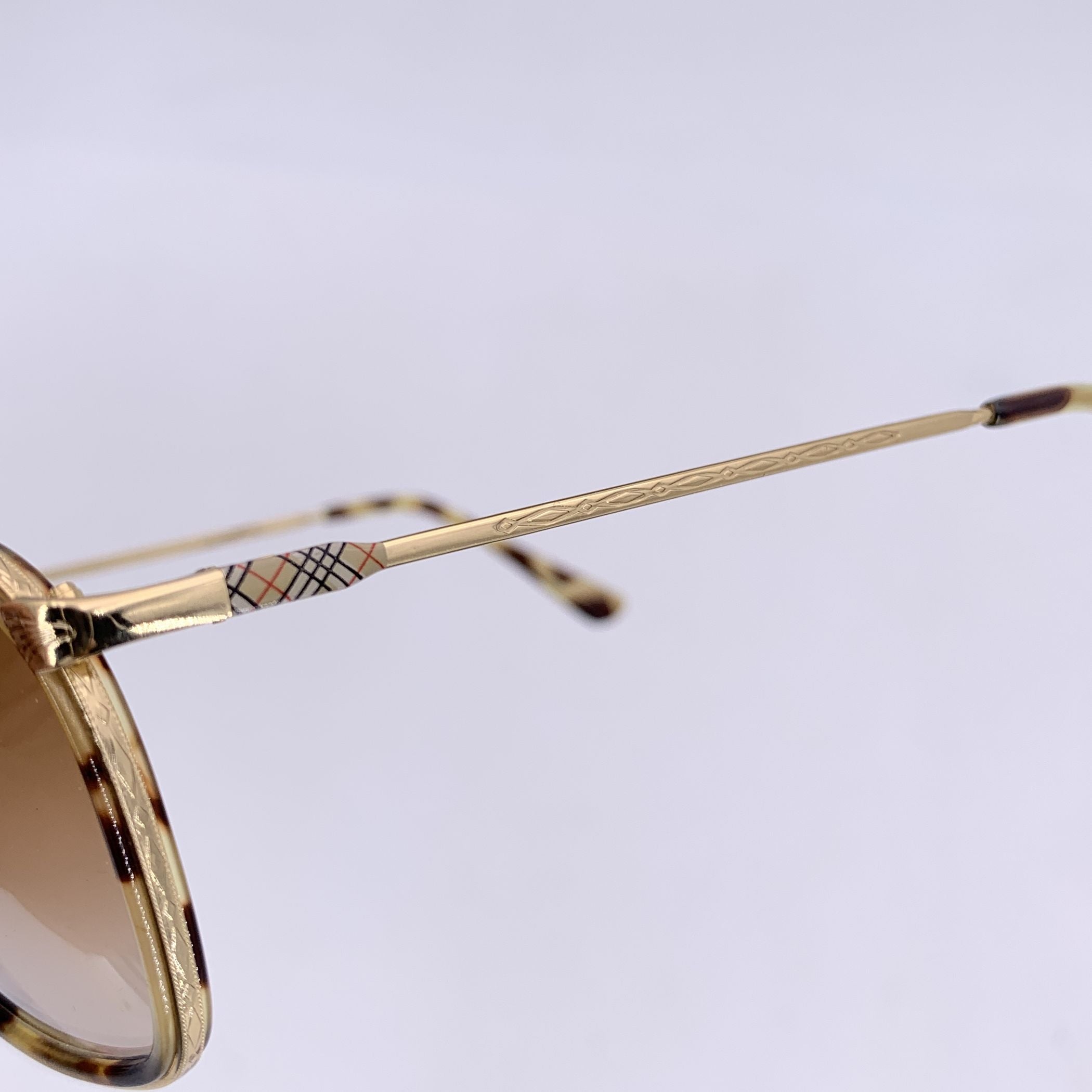 BURBERRY Sunglasses