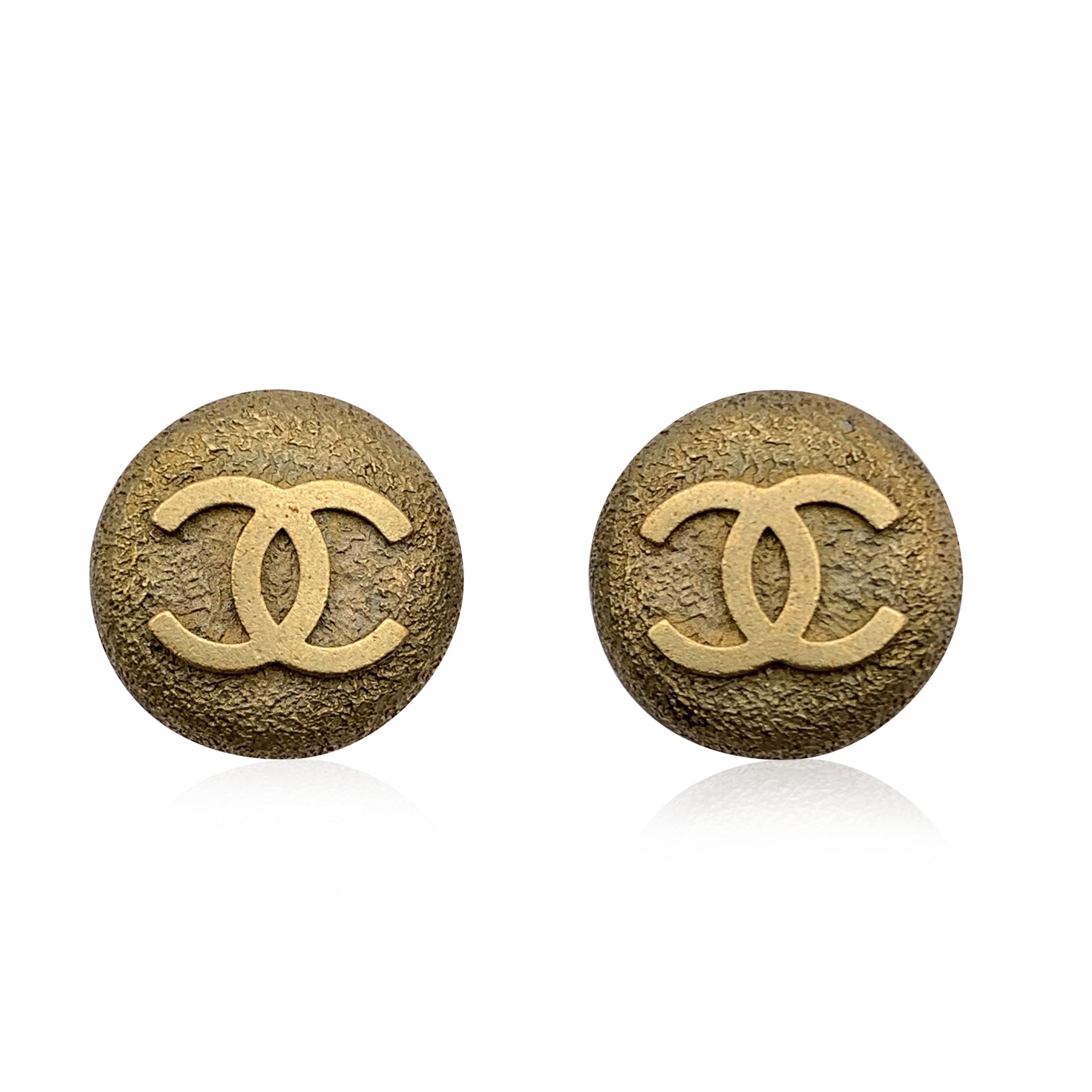 Chanel Vintage Gold Metal Round Embossed CC Logo Clip On Earrings 