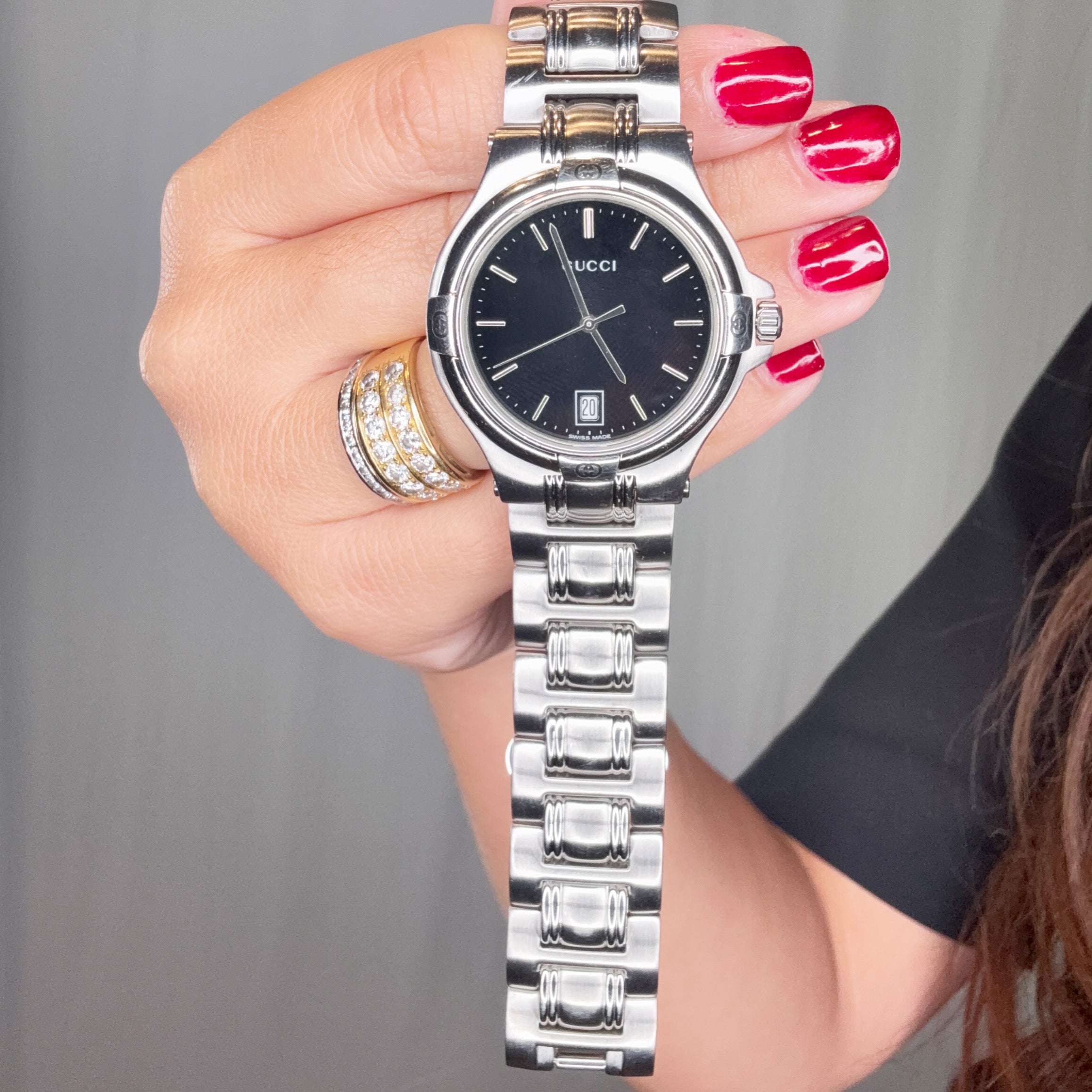Gucci Edelstahl Mod 9040 L Armbanduhr Schwarzes Zifferblatt