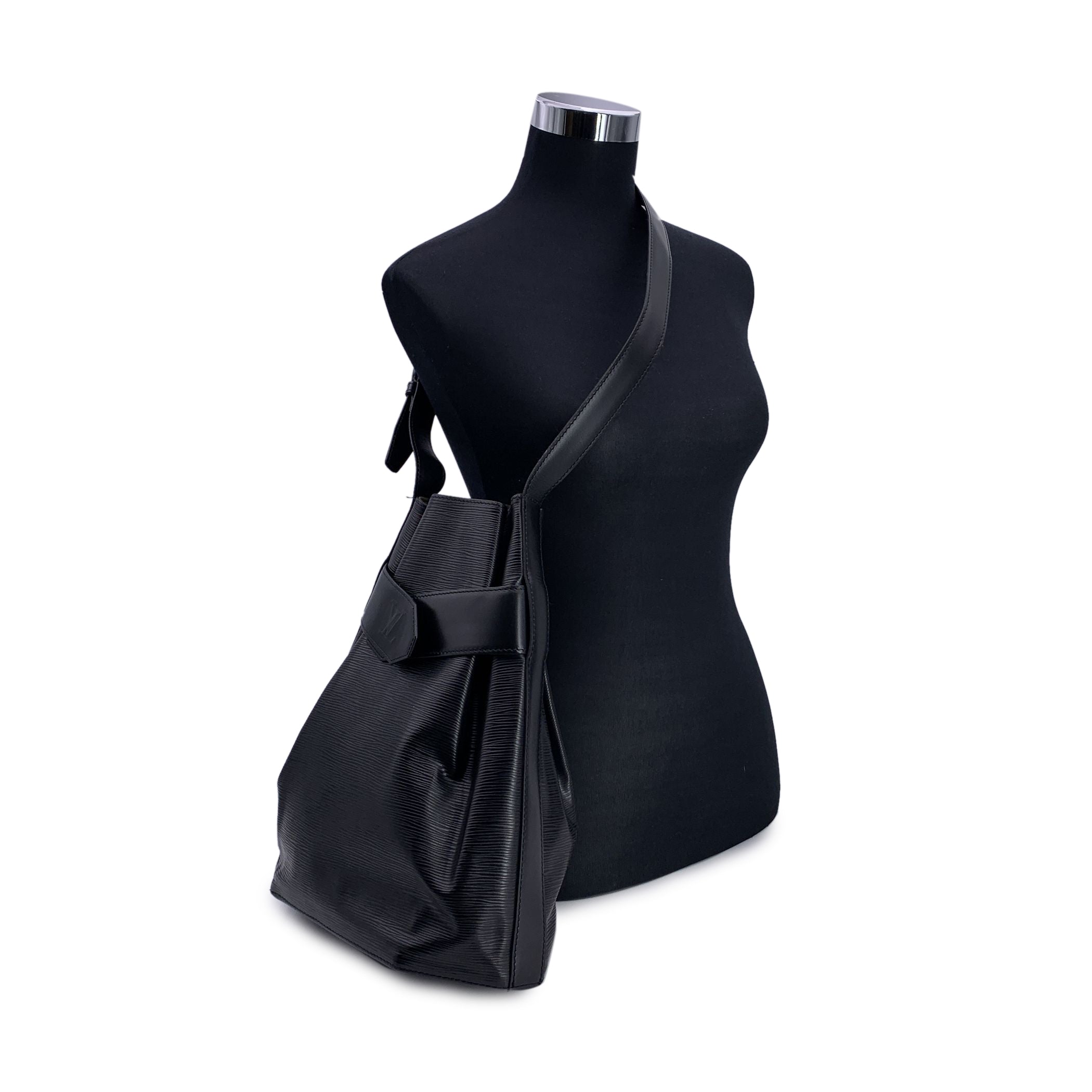 LOUIS VUITTON Shoulder Bags Sac d'epaule