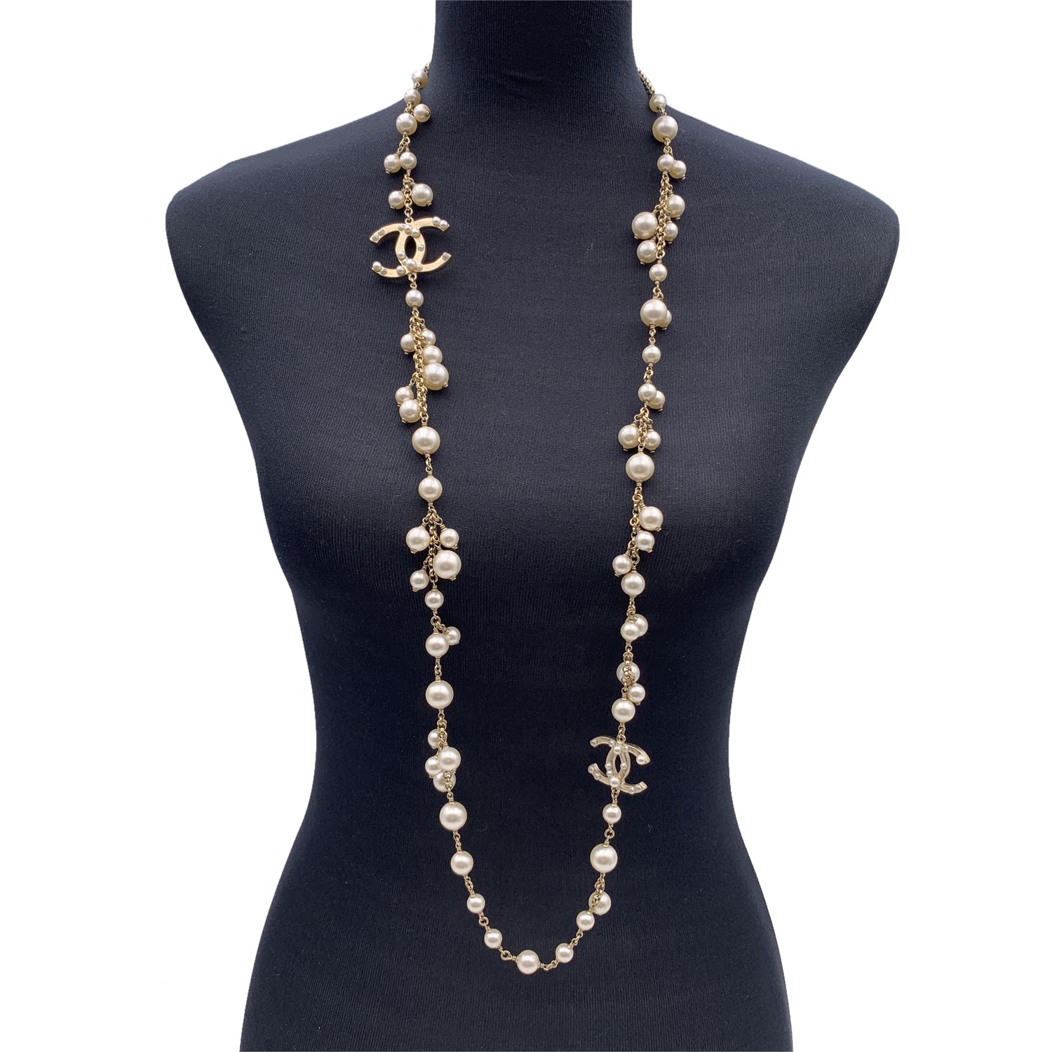 Metal Chanel Long Necklaces Chanel Necklace: Elegant Chain Design