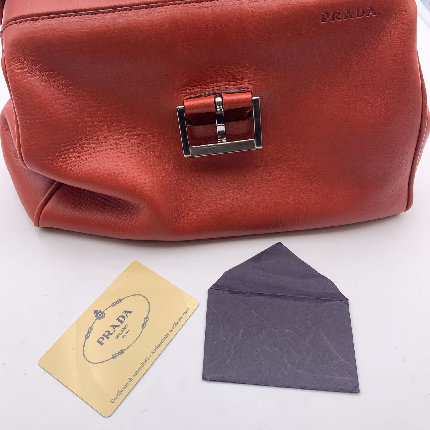 Leather handbag Prada Red in Leather - 41193867