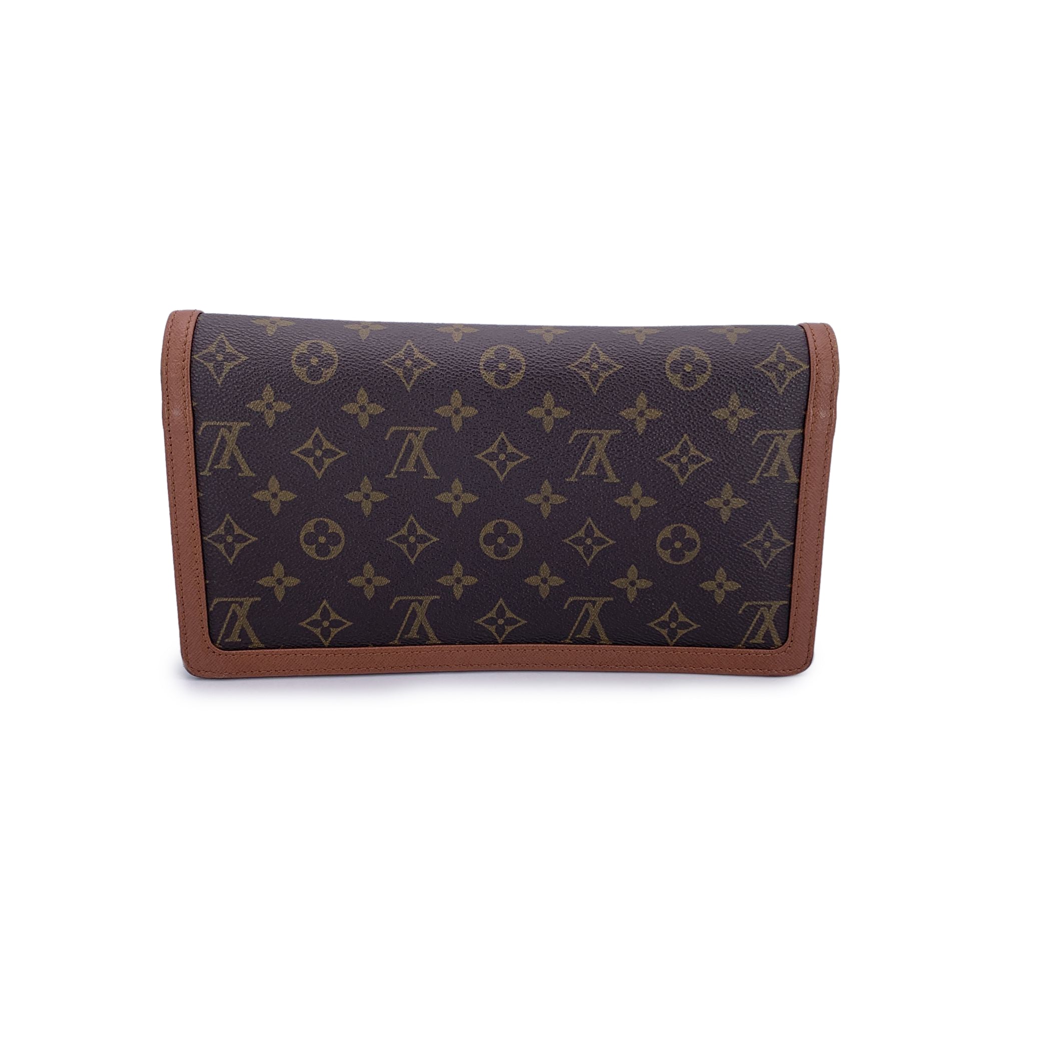 LOUIS VUITTON Clutches