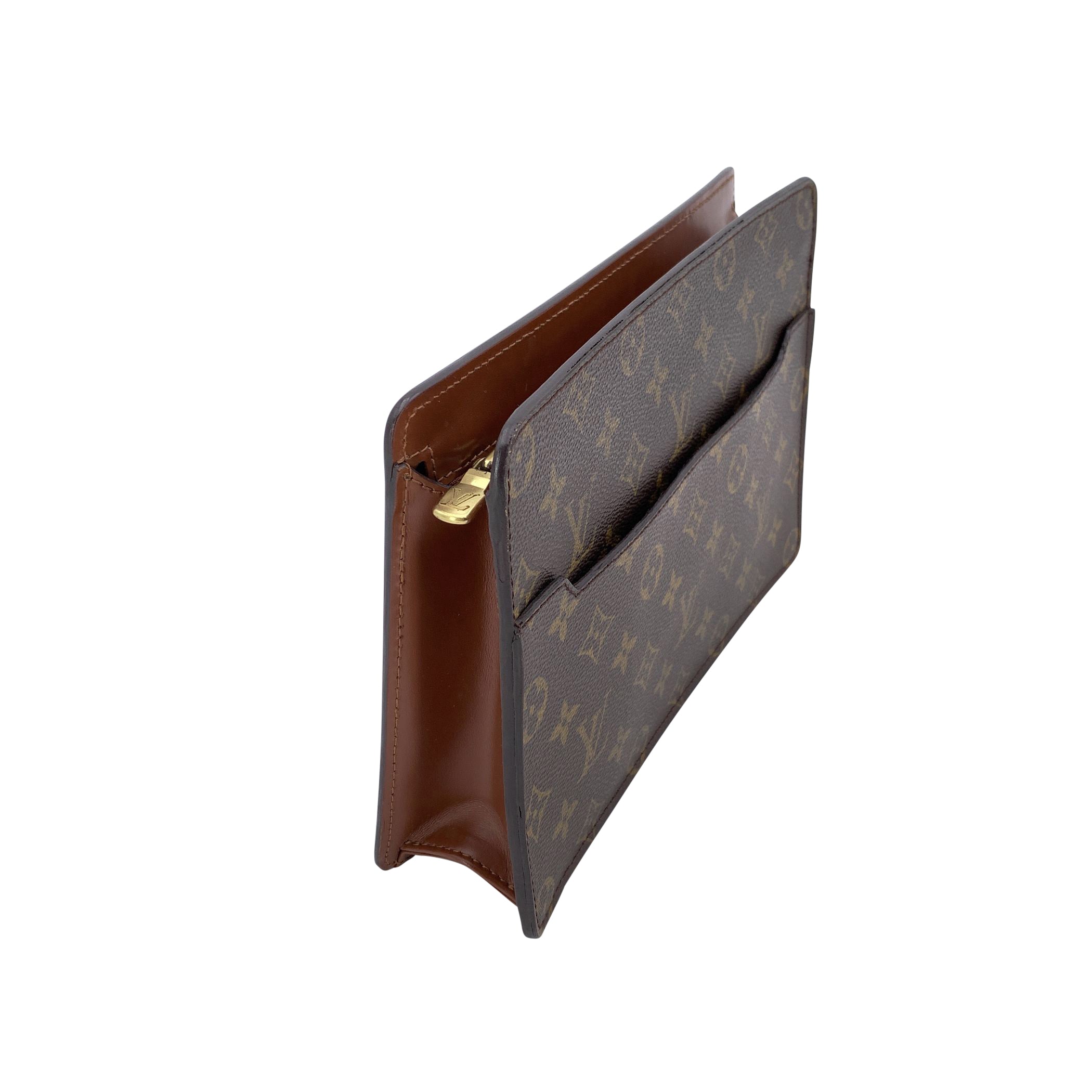 LOUIS VUITTON Clutches