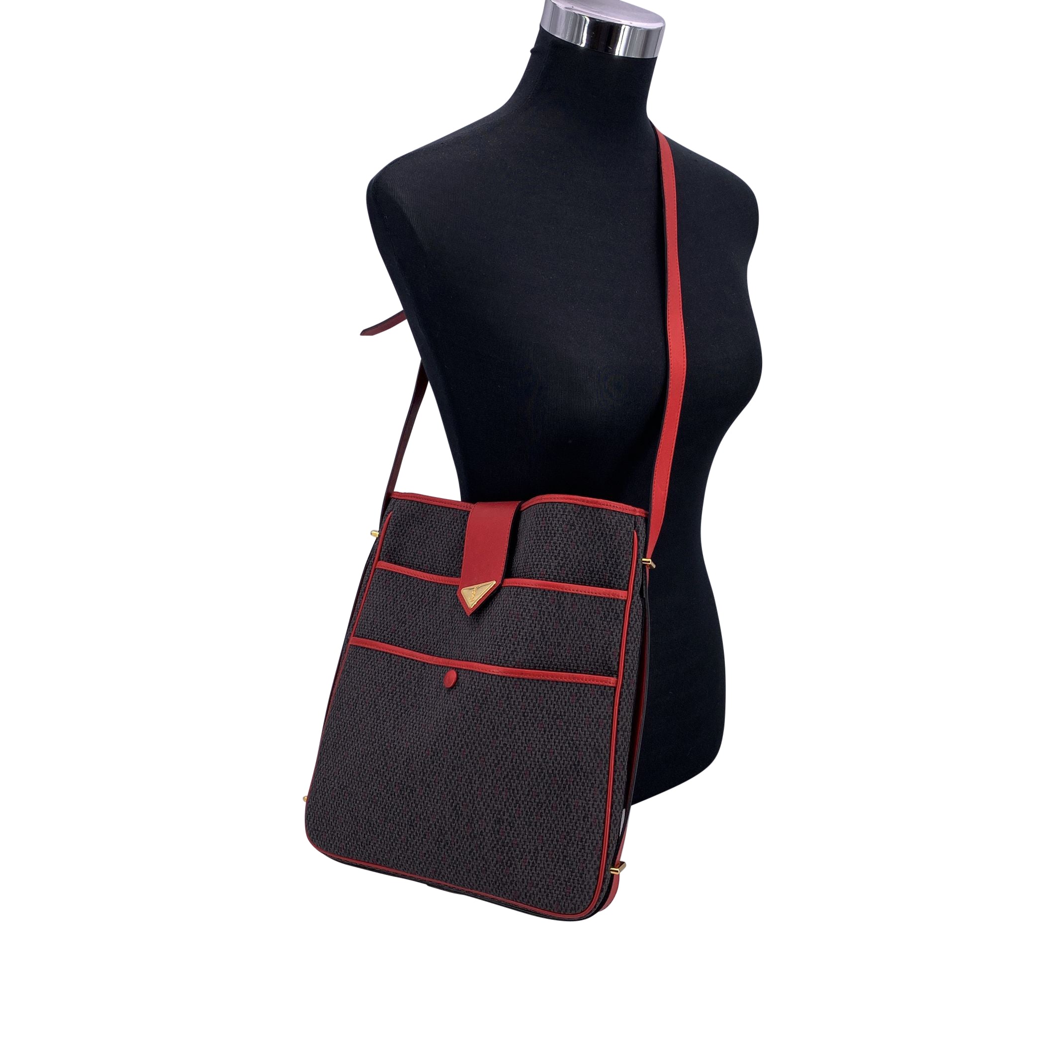 YVES SAINT LAURENT Shoulder Bags