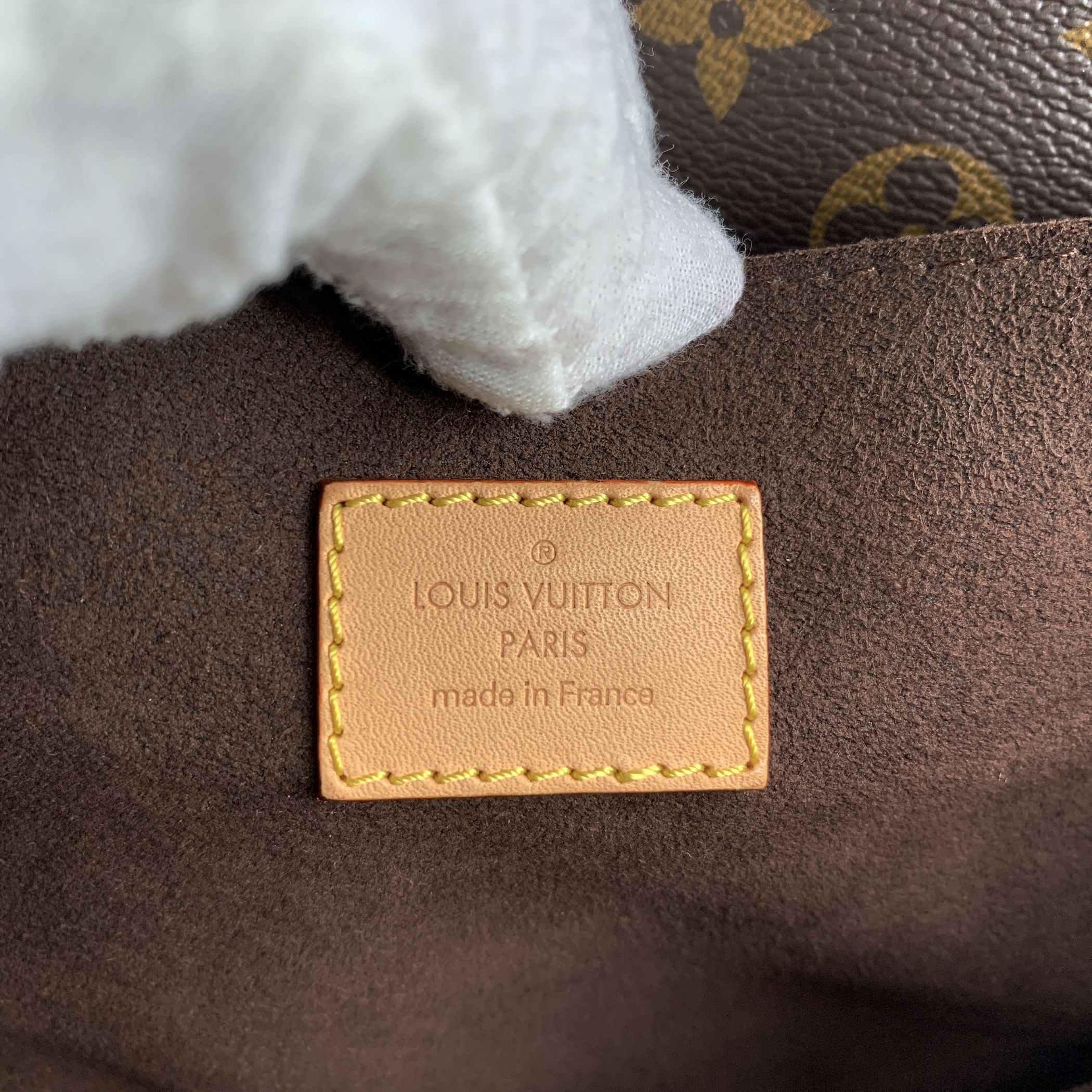 LOUIS VUITTON Crossbody Bags Metis