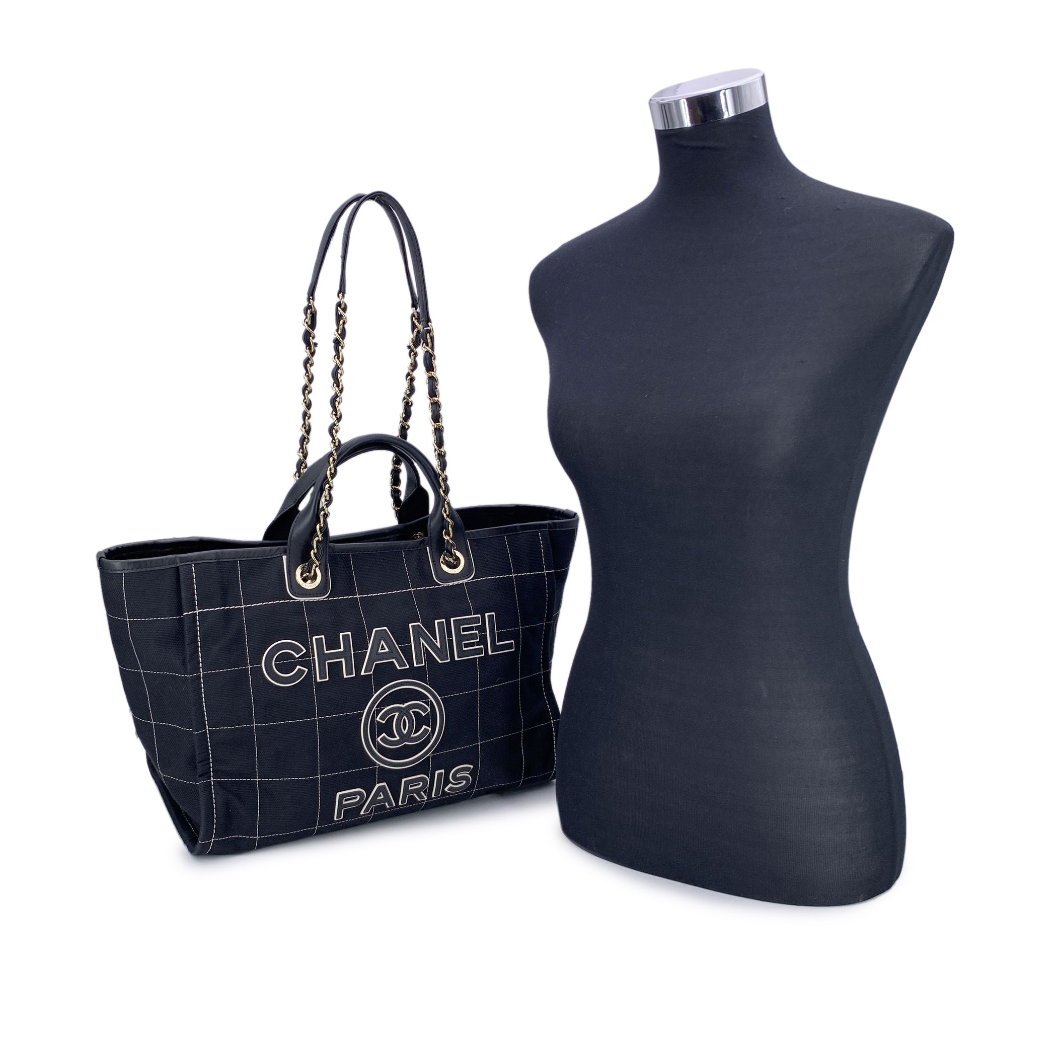 CHANEL Totes Deauville