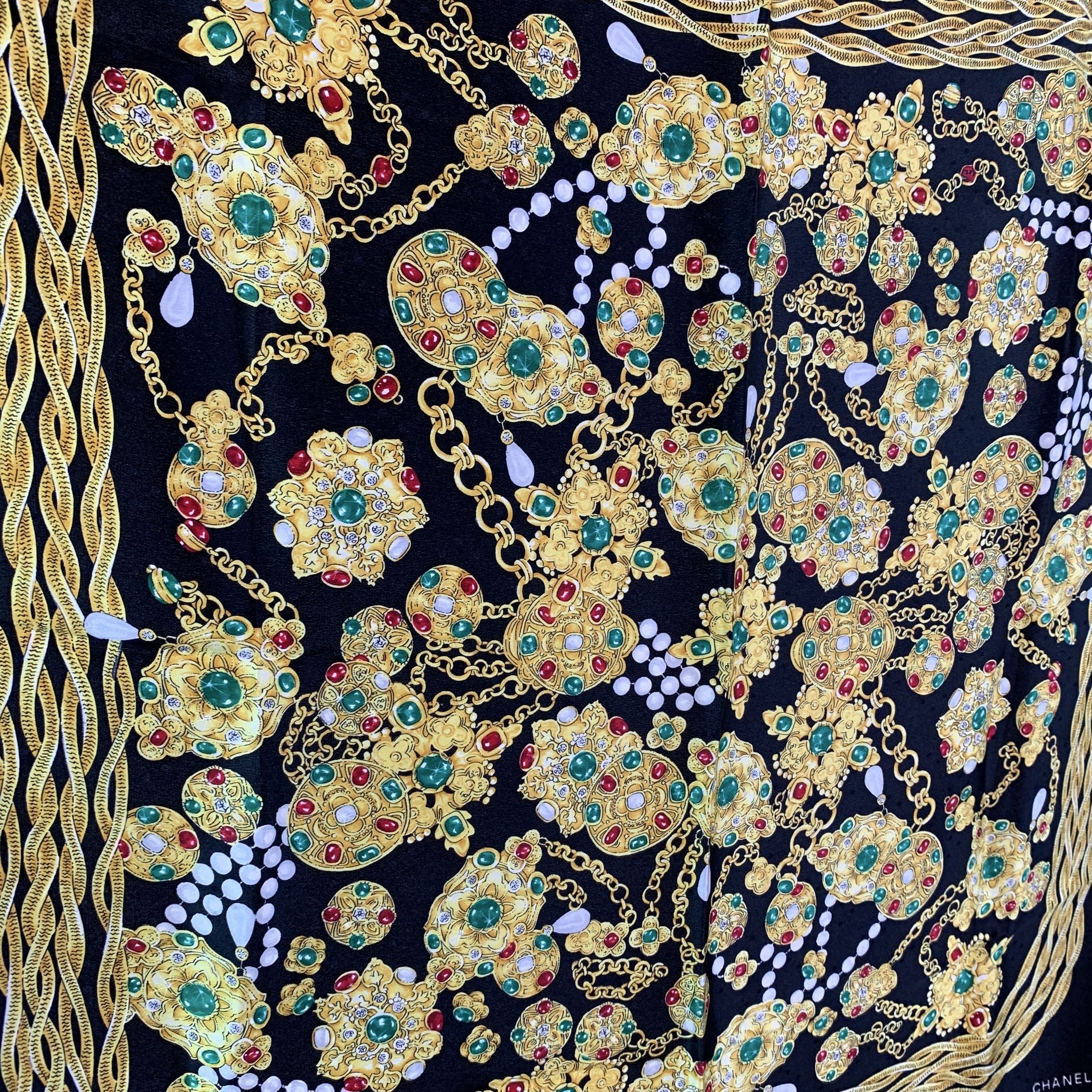 CHANEL Scarves