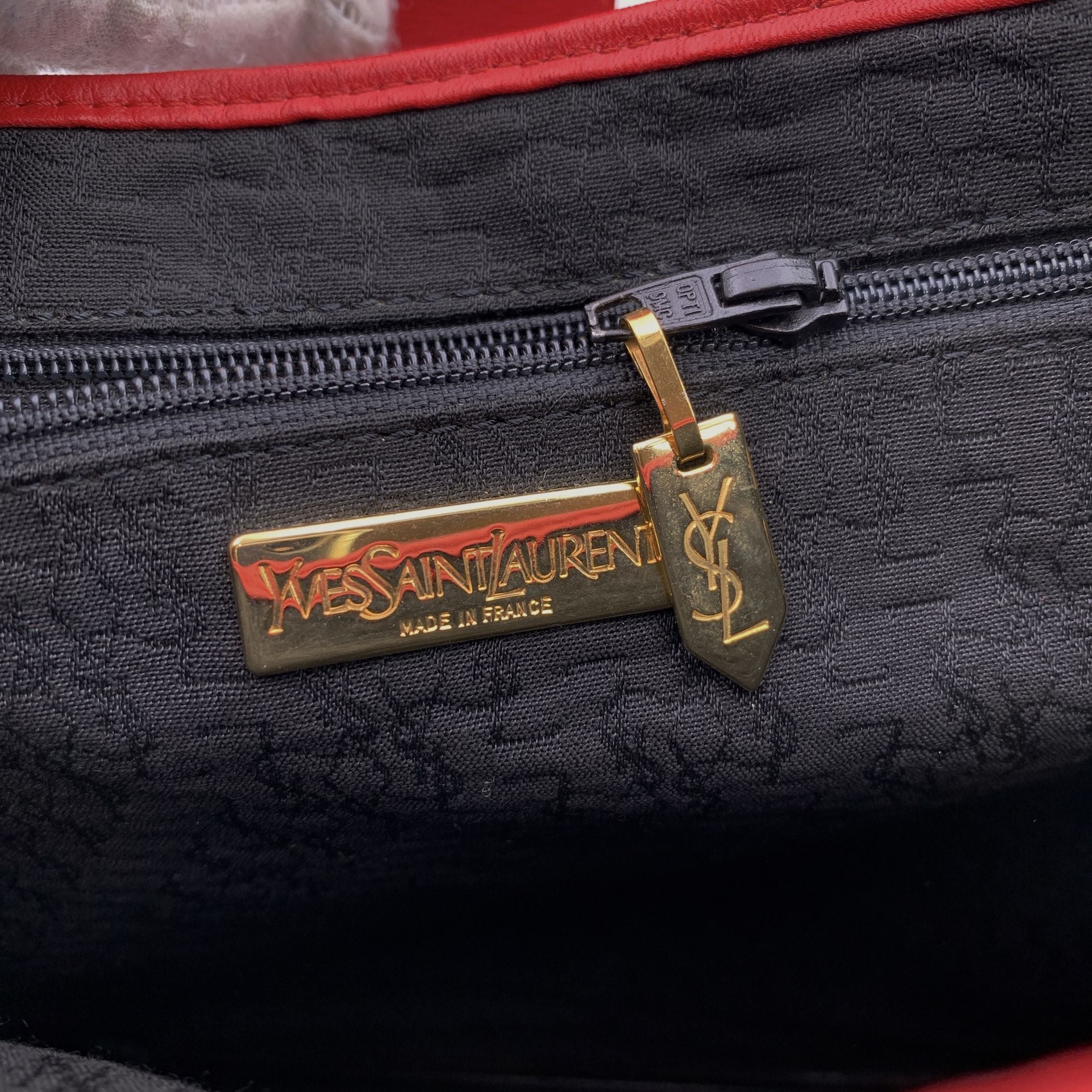 YVES SAINT LAURENT Shoulder Bags