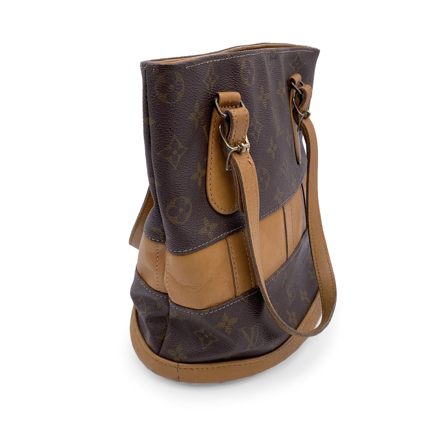 Louis Vuitton Bucket Shoulder Bags
