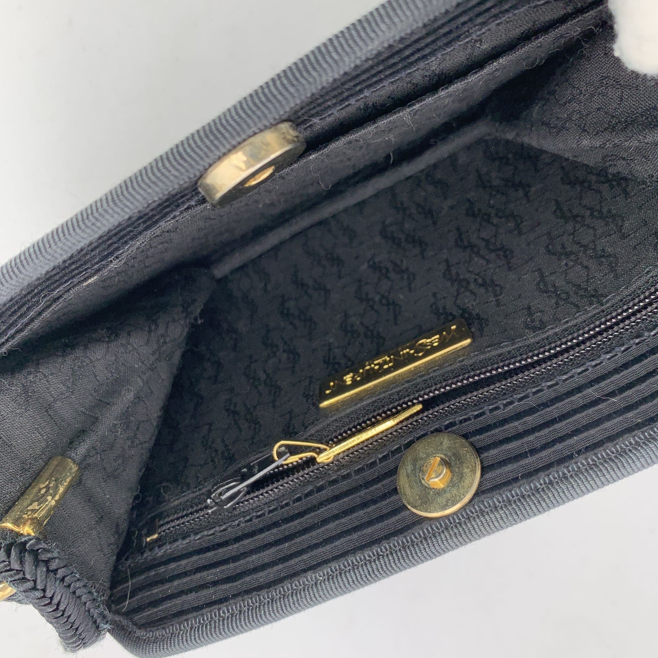 YVES SAINT LAURENT Shoulder Bags