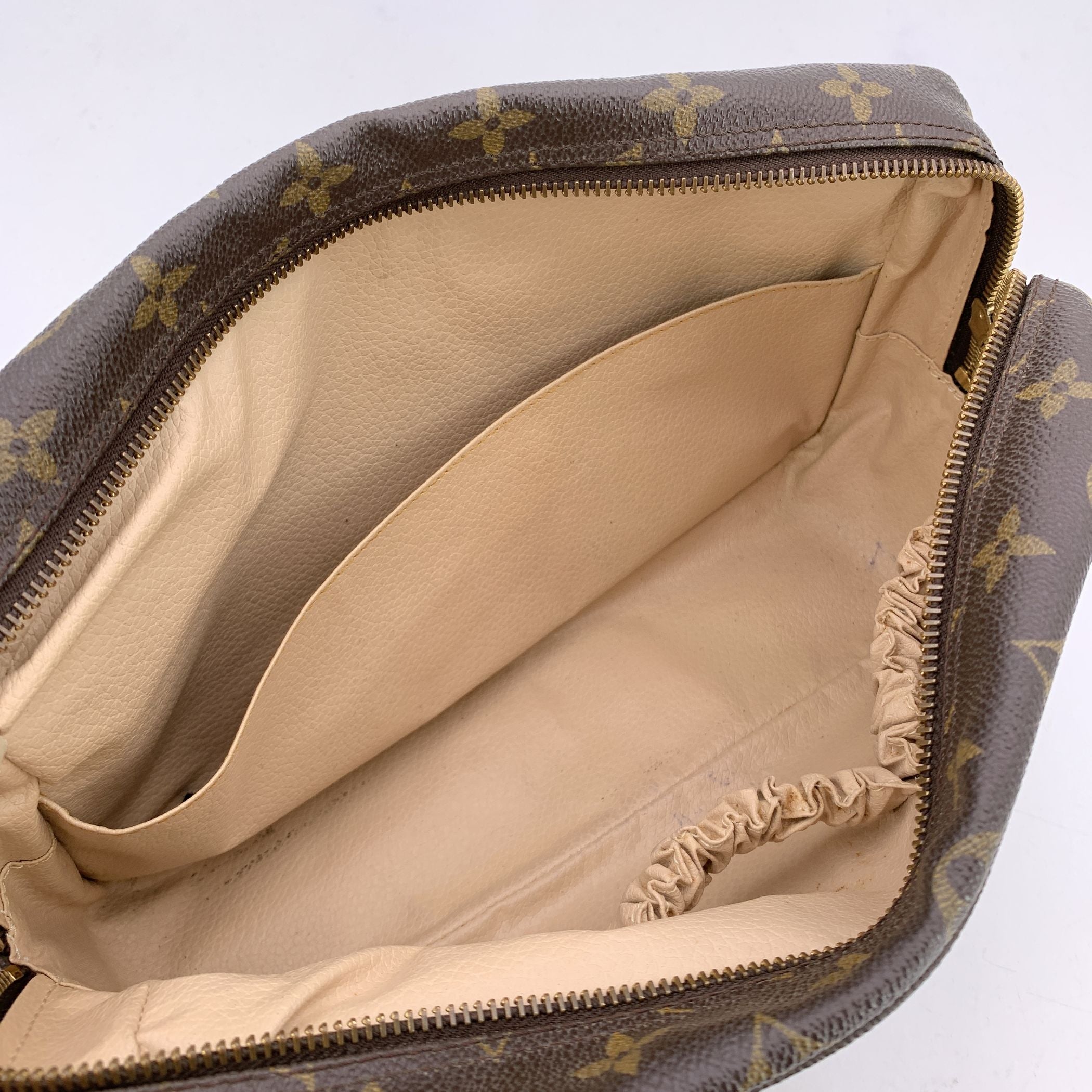 LOUIS VUITTON Clutches Trousse de Toilette