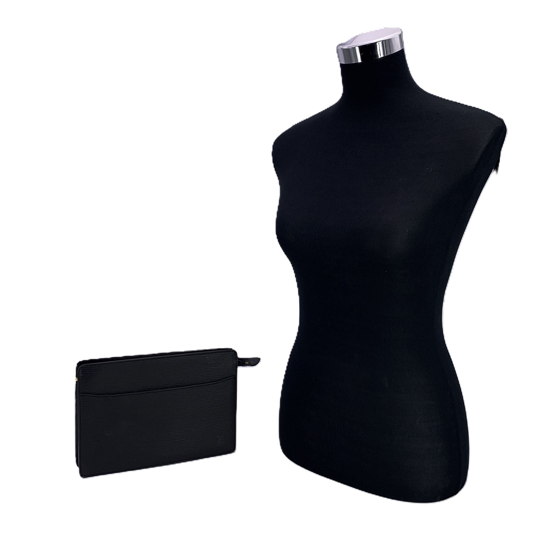 LOUIS VUITTON Clutches