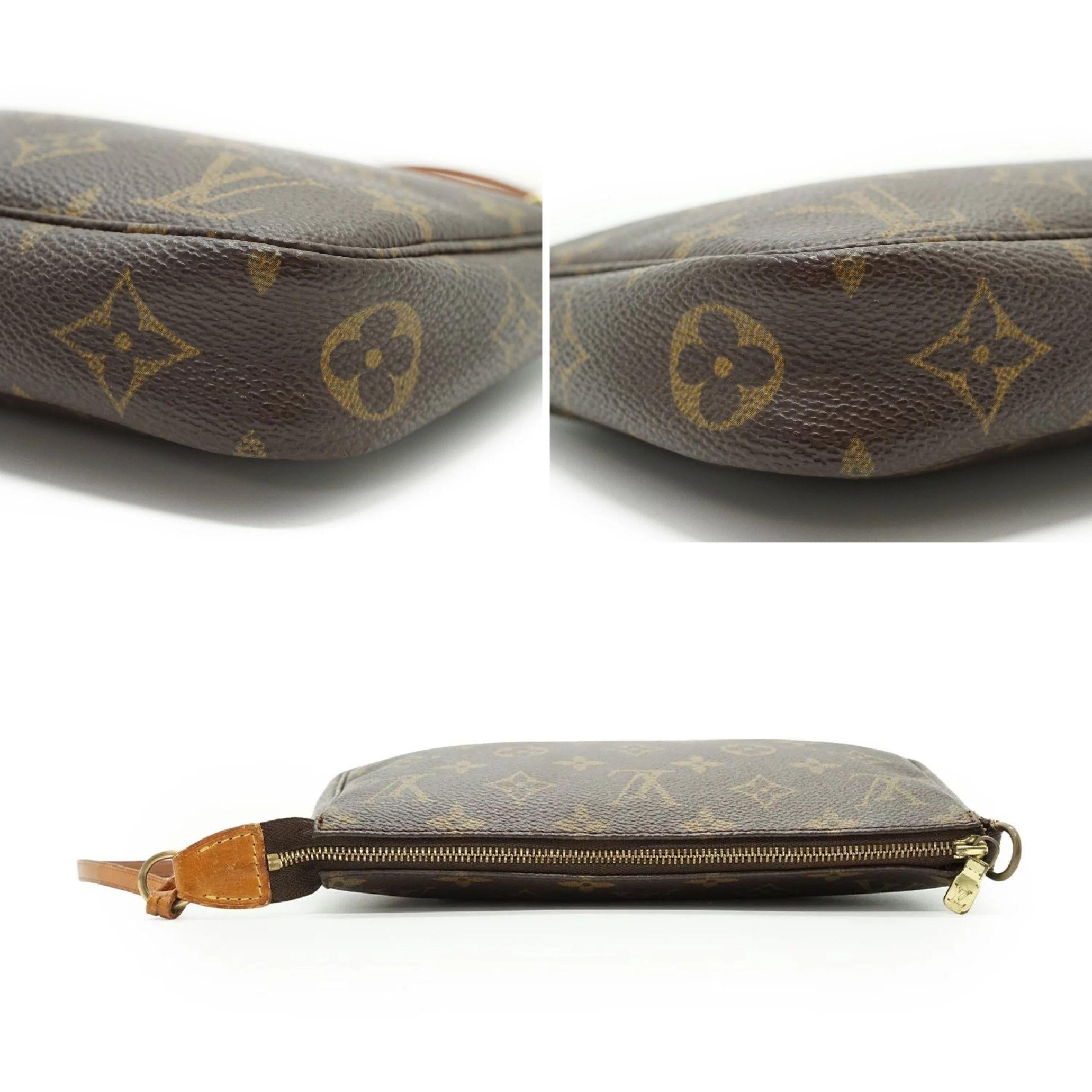 Louis Vuitton Pochette Accessoire Shoulder Bags