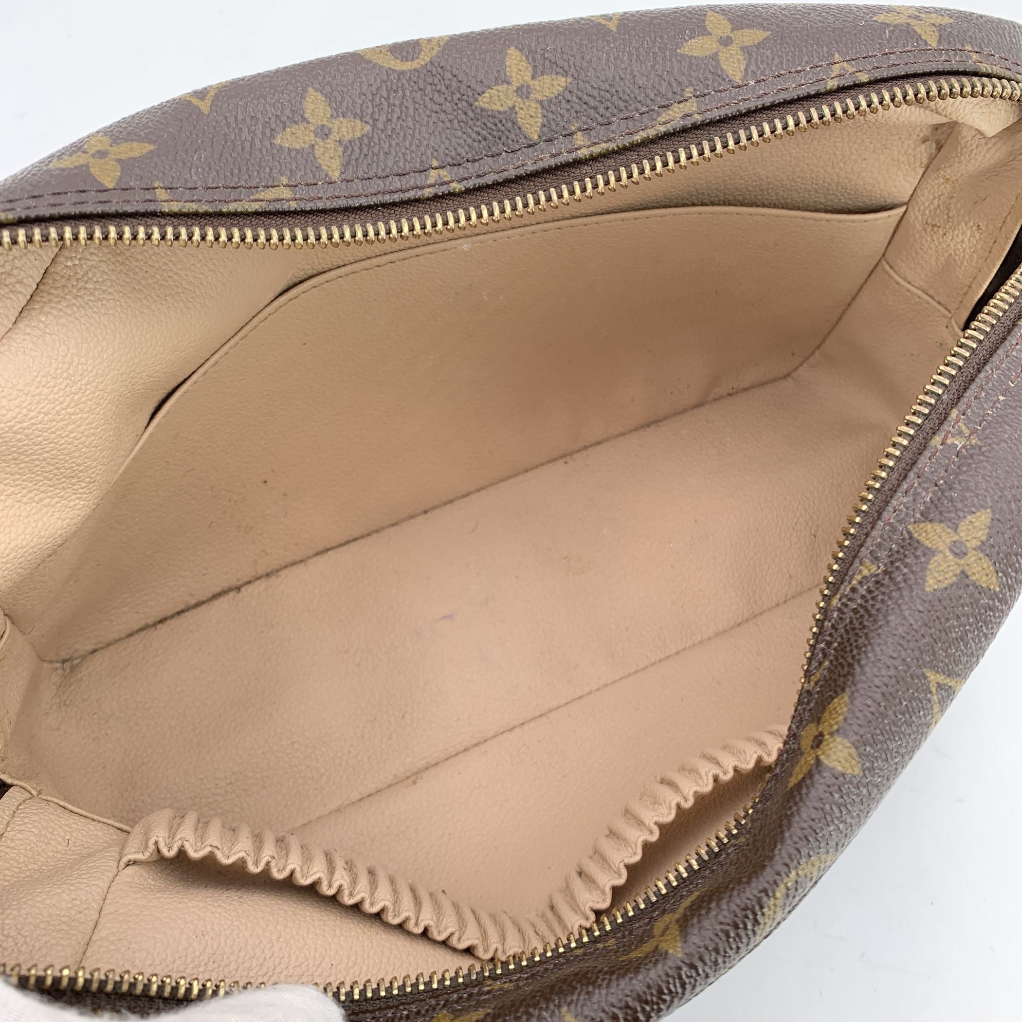 LOUIS VUITTON Clutches Trousse de Toilette