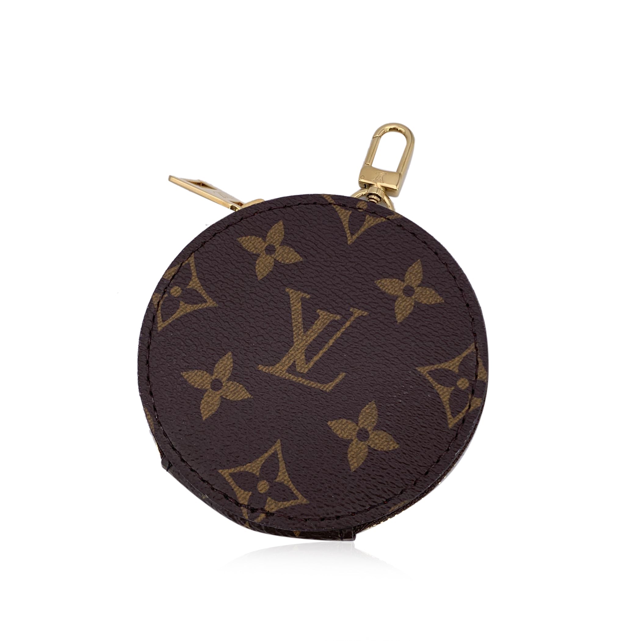 LOUIS VUITTON Wallets