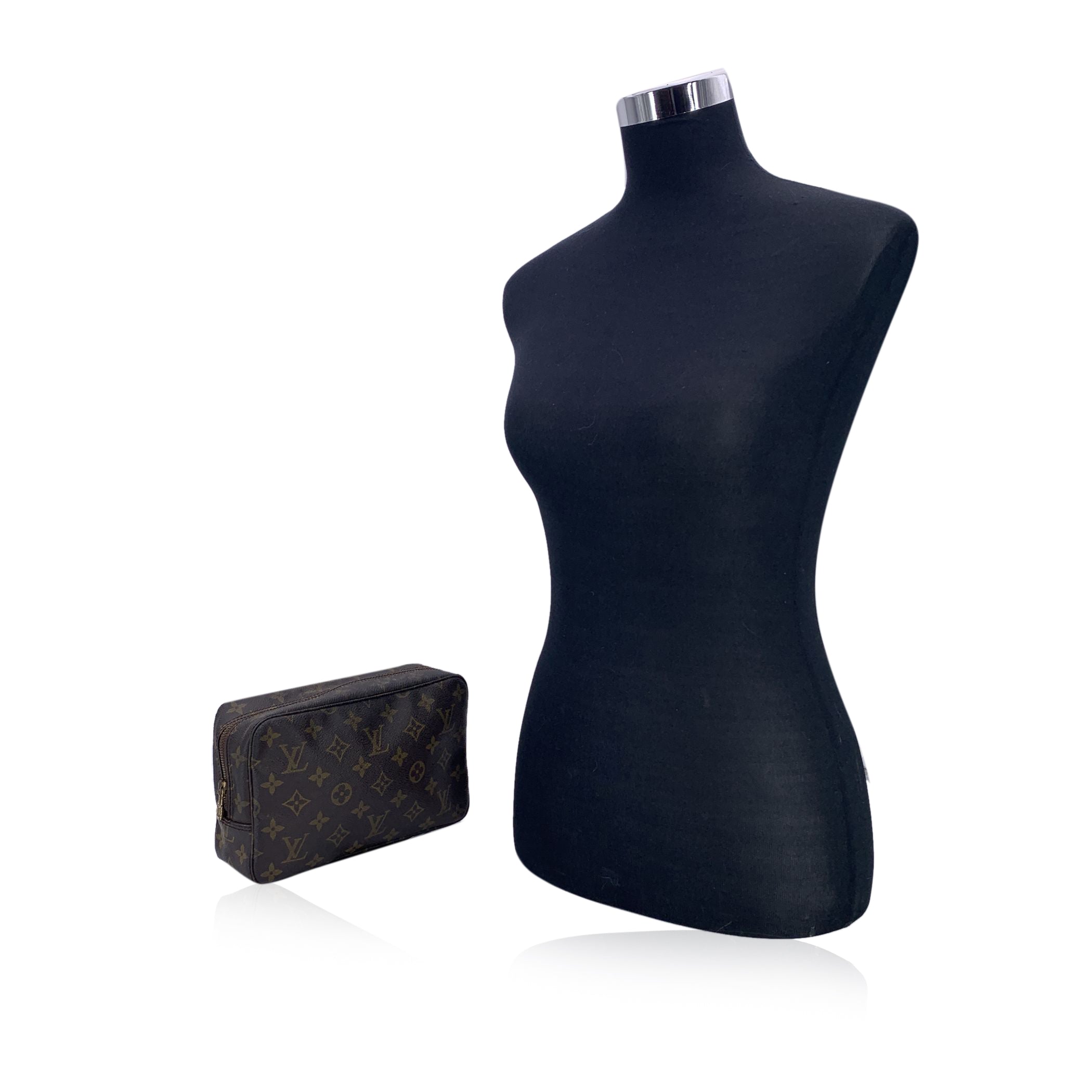 LOUIS VUITTON Clutches Trousse de Toilette
