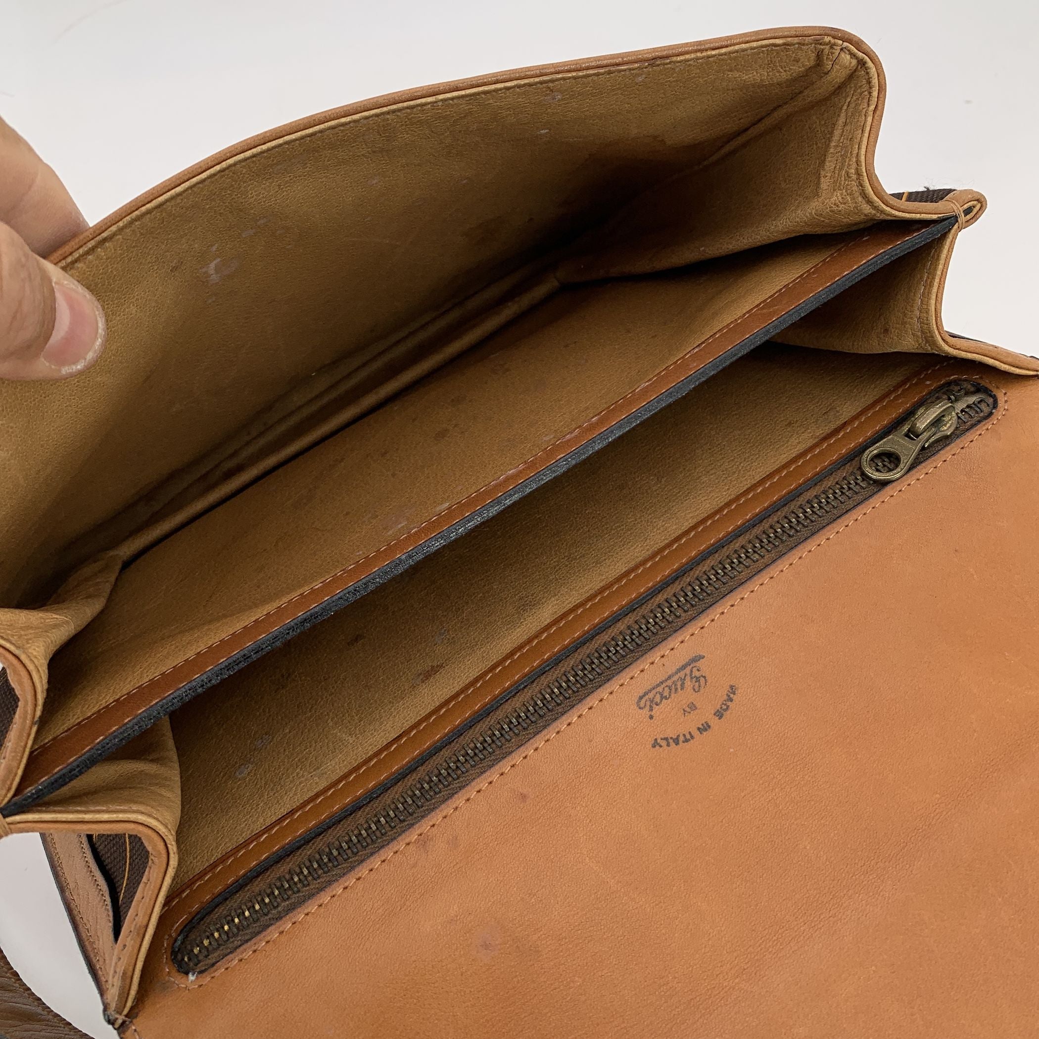 Gucci Logo Diagonal Shoulder Bags