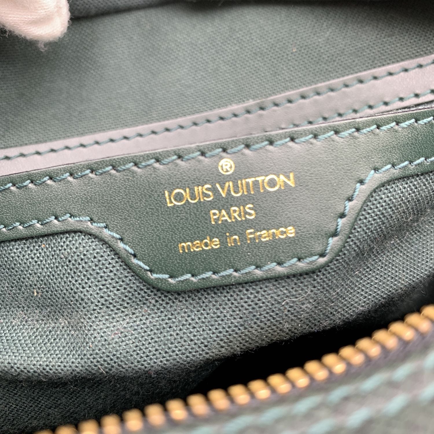LOUIS VUITTON Crossbody Bags