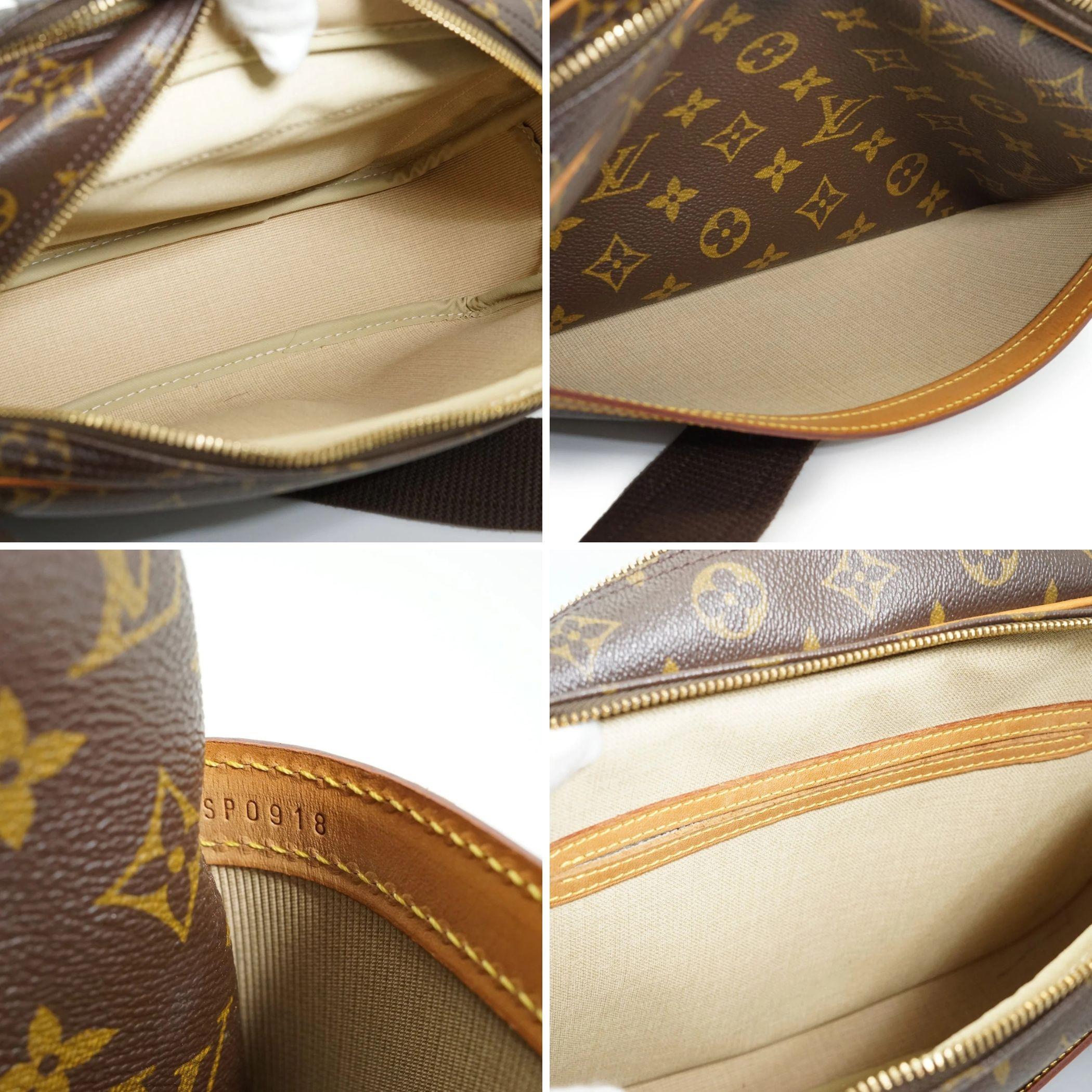 Louis Vuitton Reporter Crossbody Bags