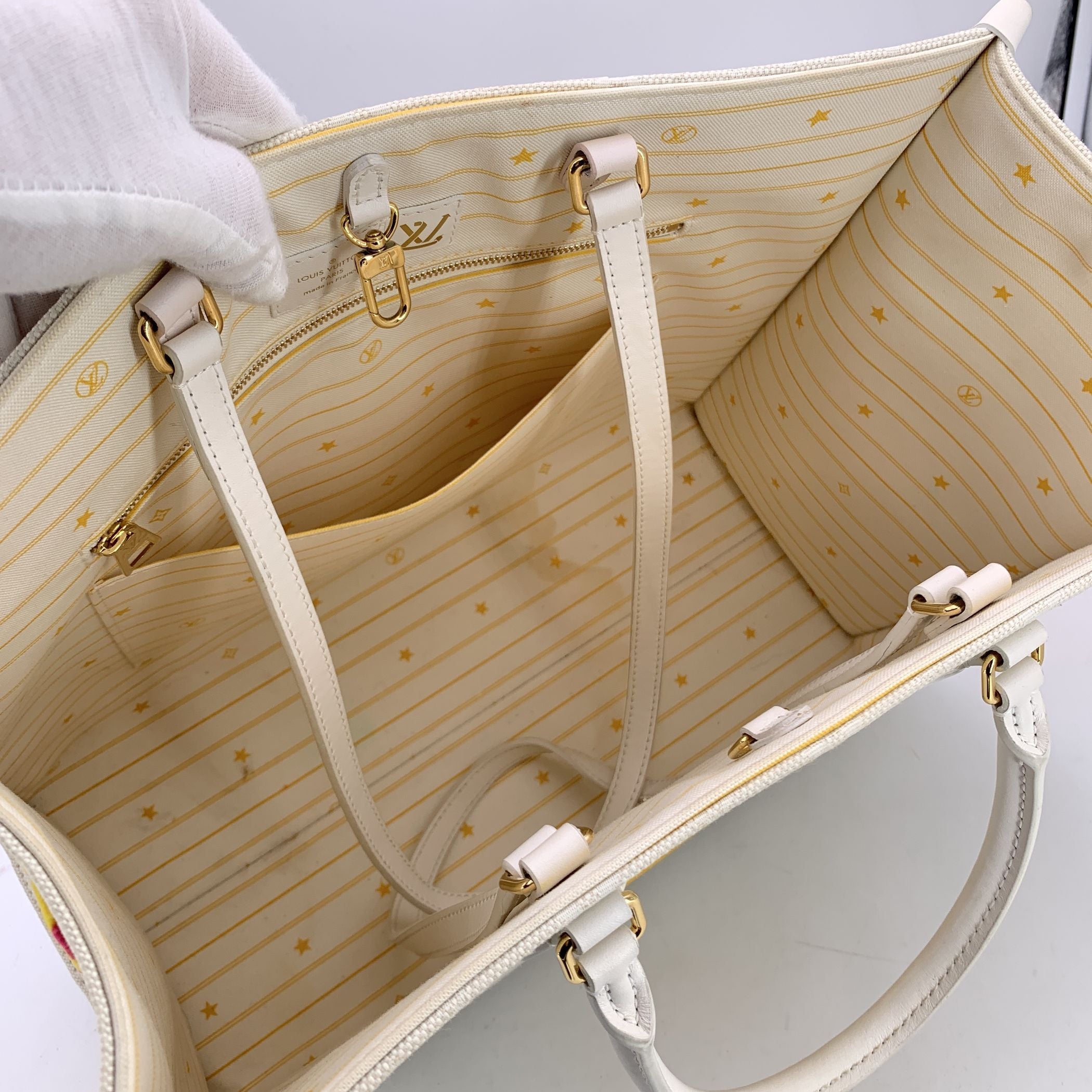 LOUIS VUITTON Totes Onthego