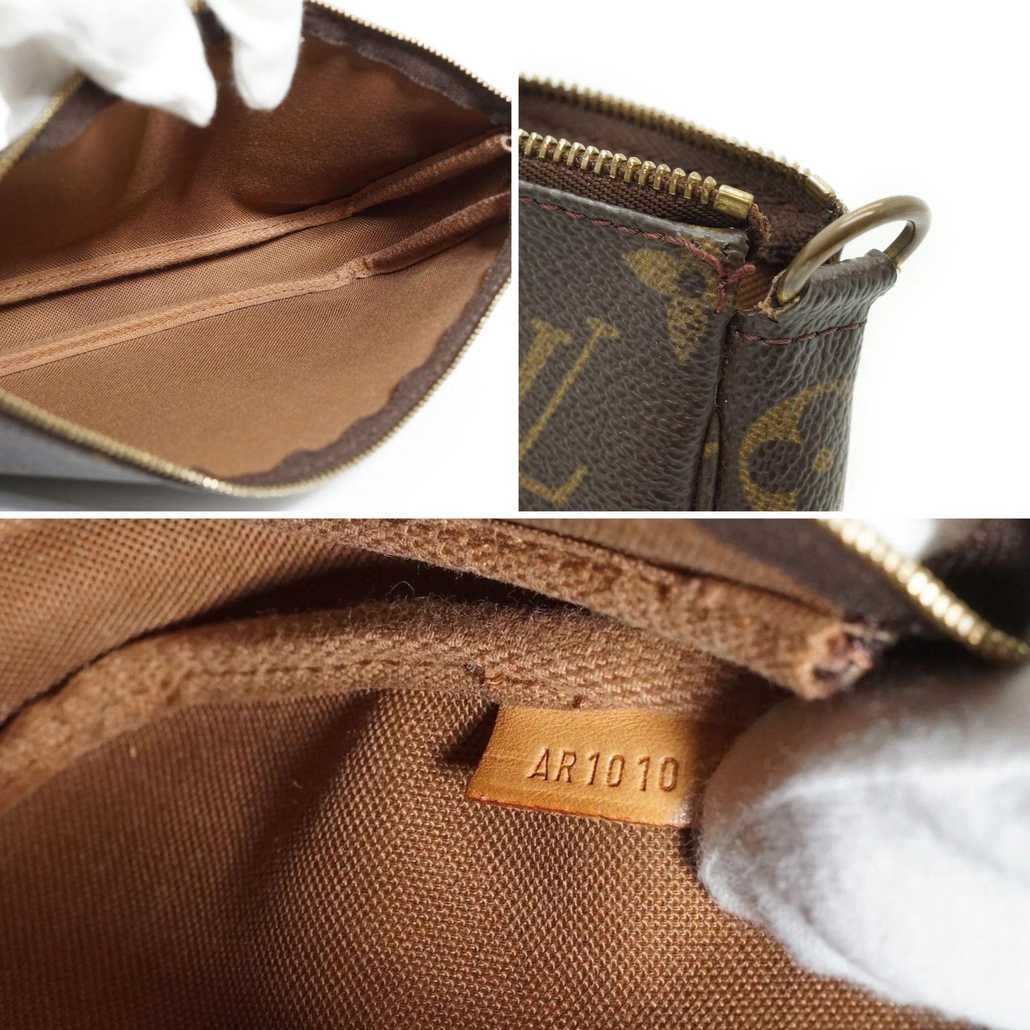 Louis Vuitton Pochette Accessoire Shoulder Bags