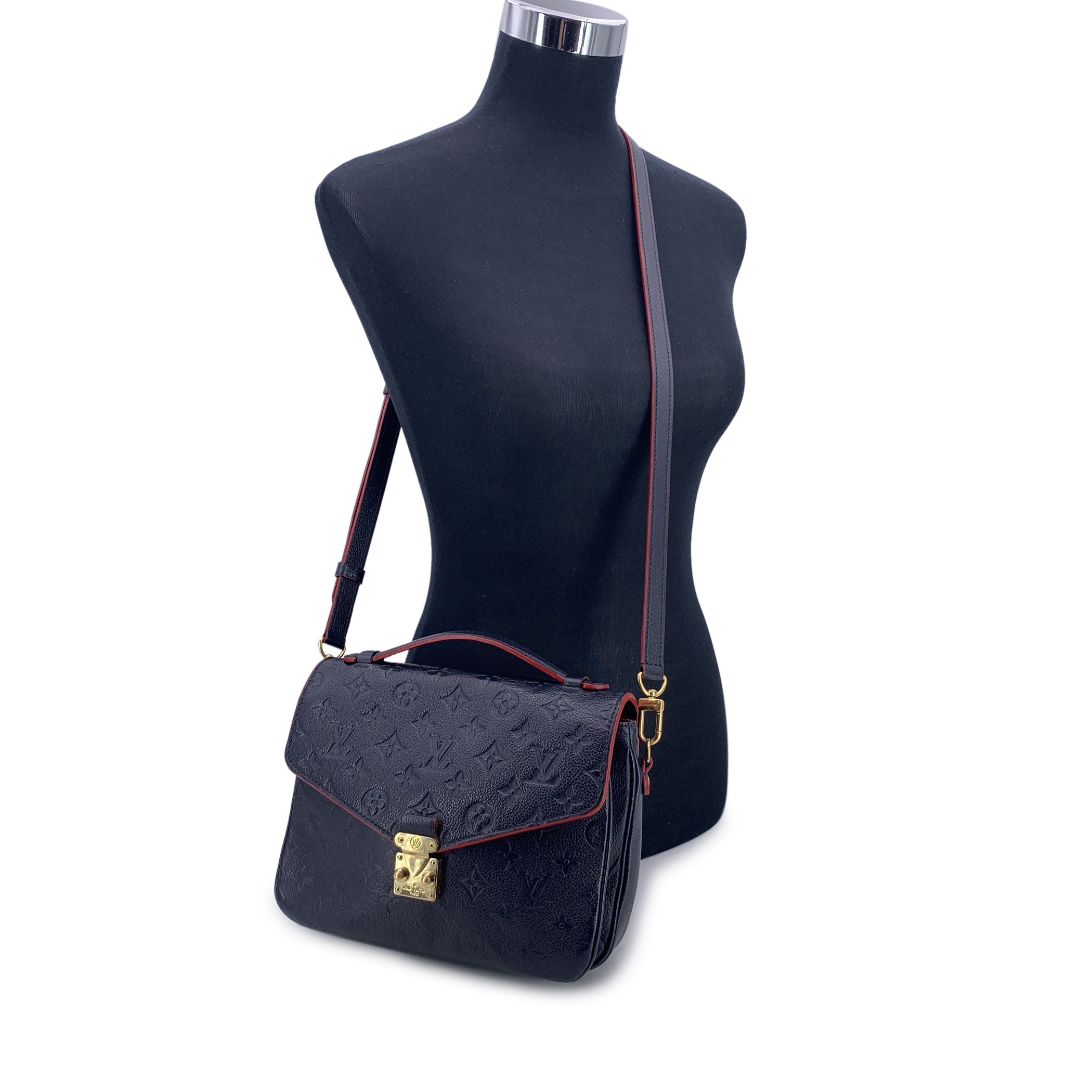 LOUIS VUITTON Crossbody Bags Metis