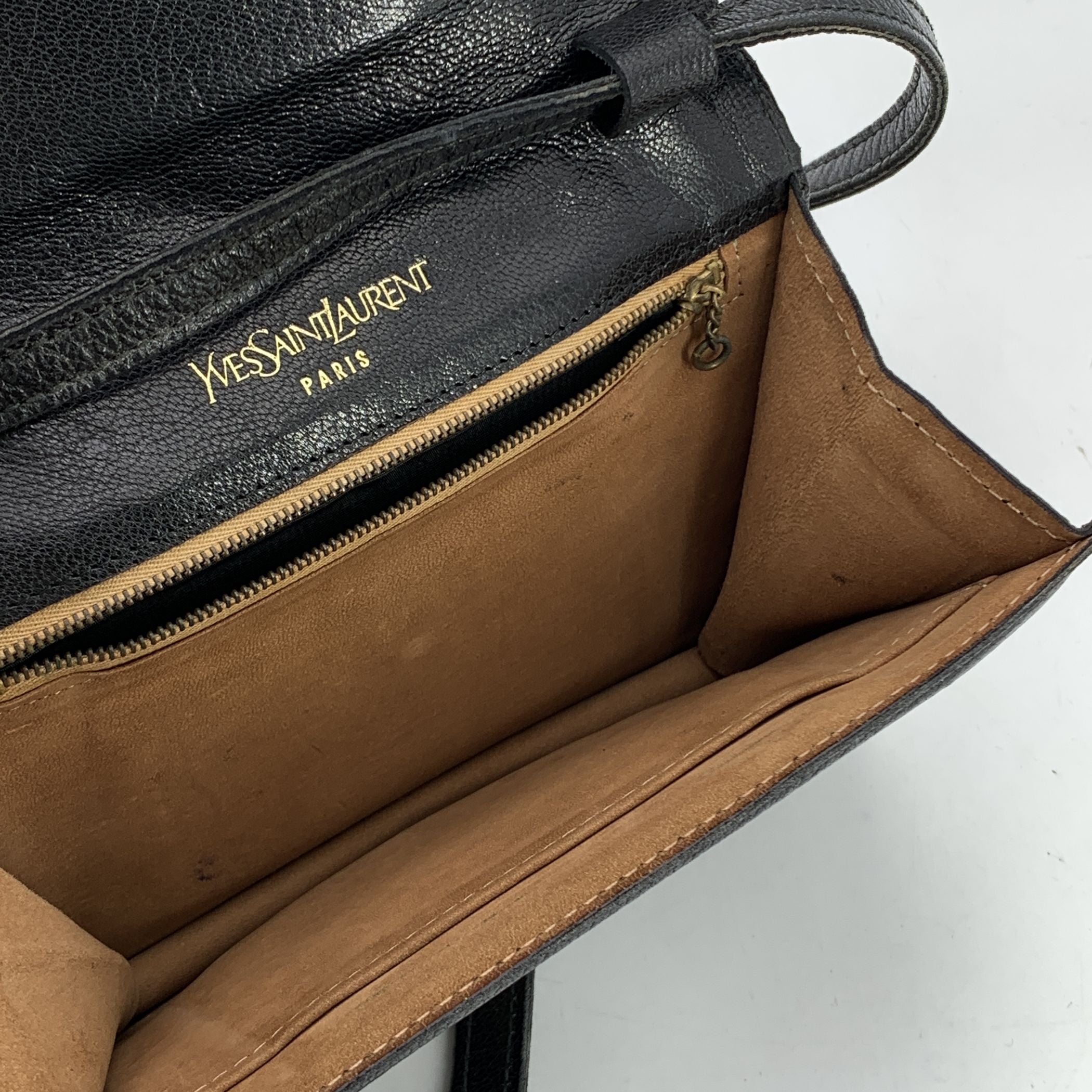 YVES SAINT LAURENT Shoulder Bags
