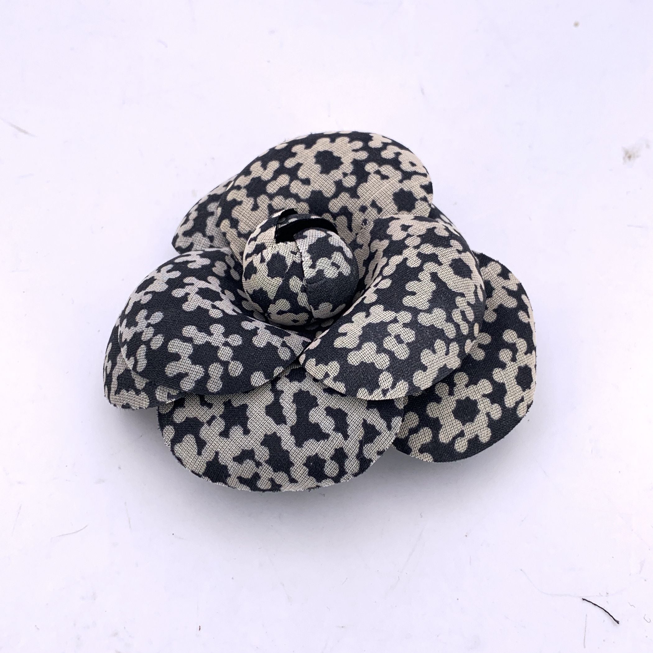 CHANEL Brooches Camelia