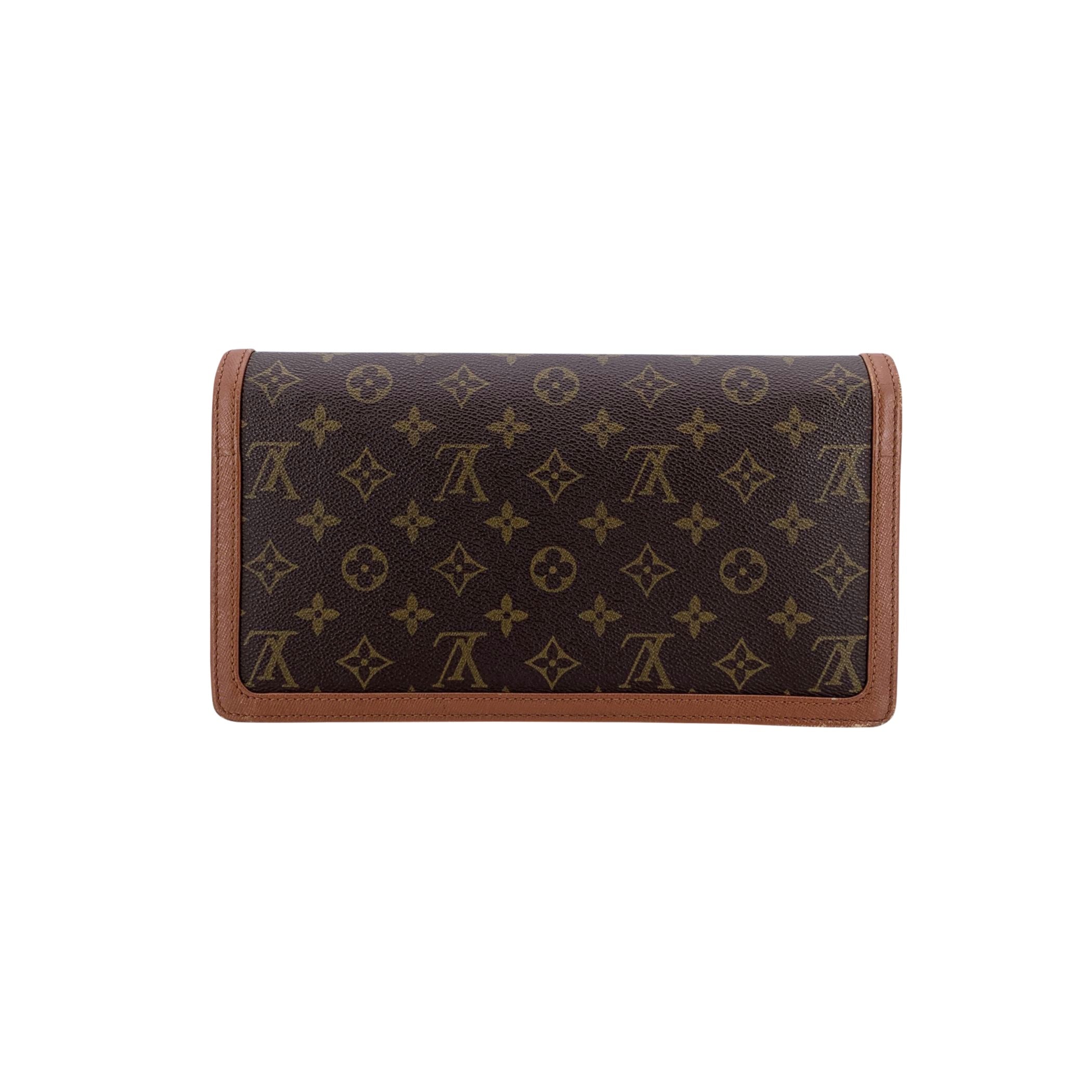 LOUIS VUITTON Clutches