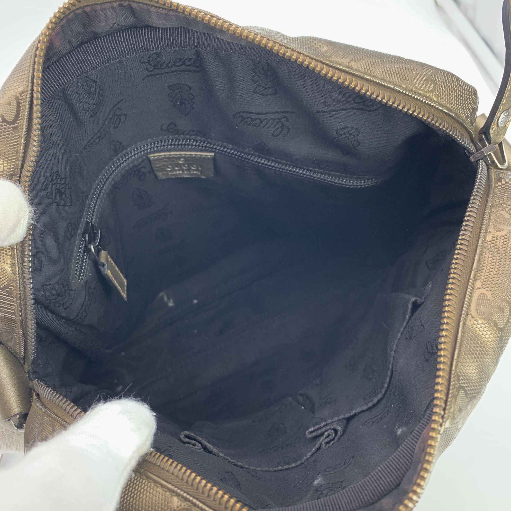 GUCCI Crossbody Bags