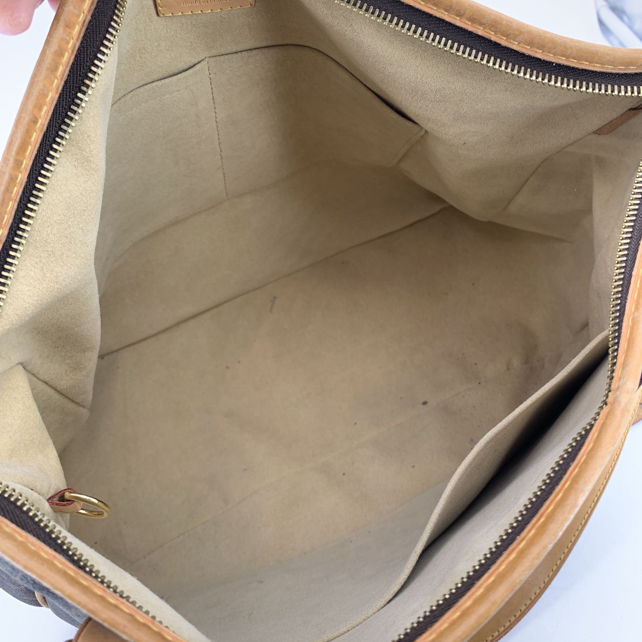 LOUIS VUITTON Totes Estrela
