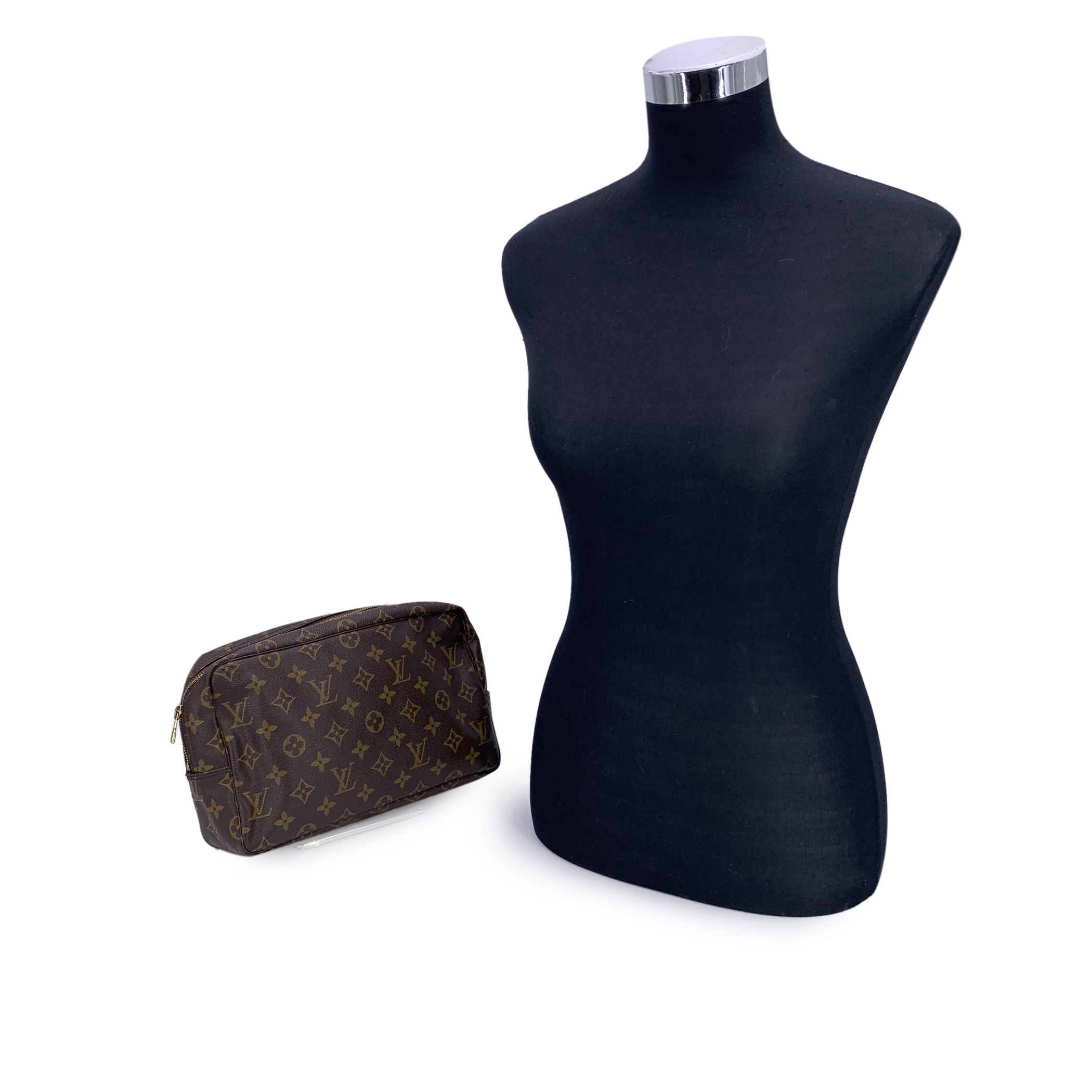 LOUIS VUITTON Clutches Trousse de Toilette