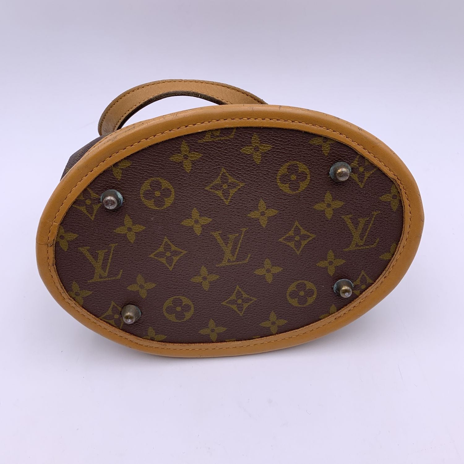 Louis Vuitton Bucket Shoulder Bags