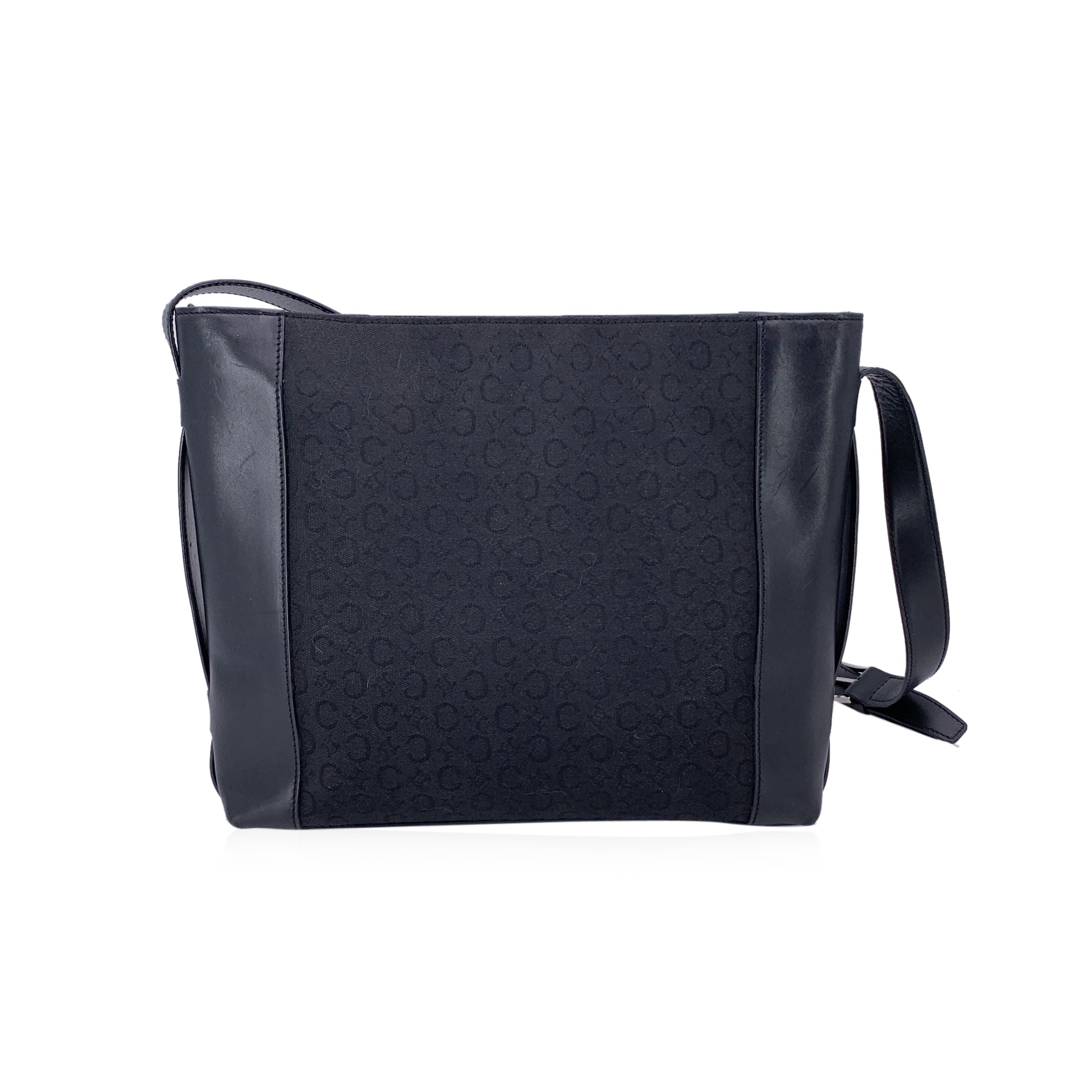 CELINE Shoulder Bags