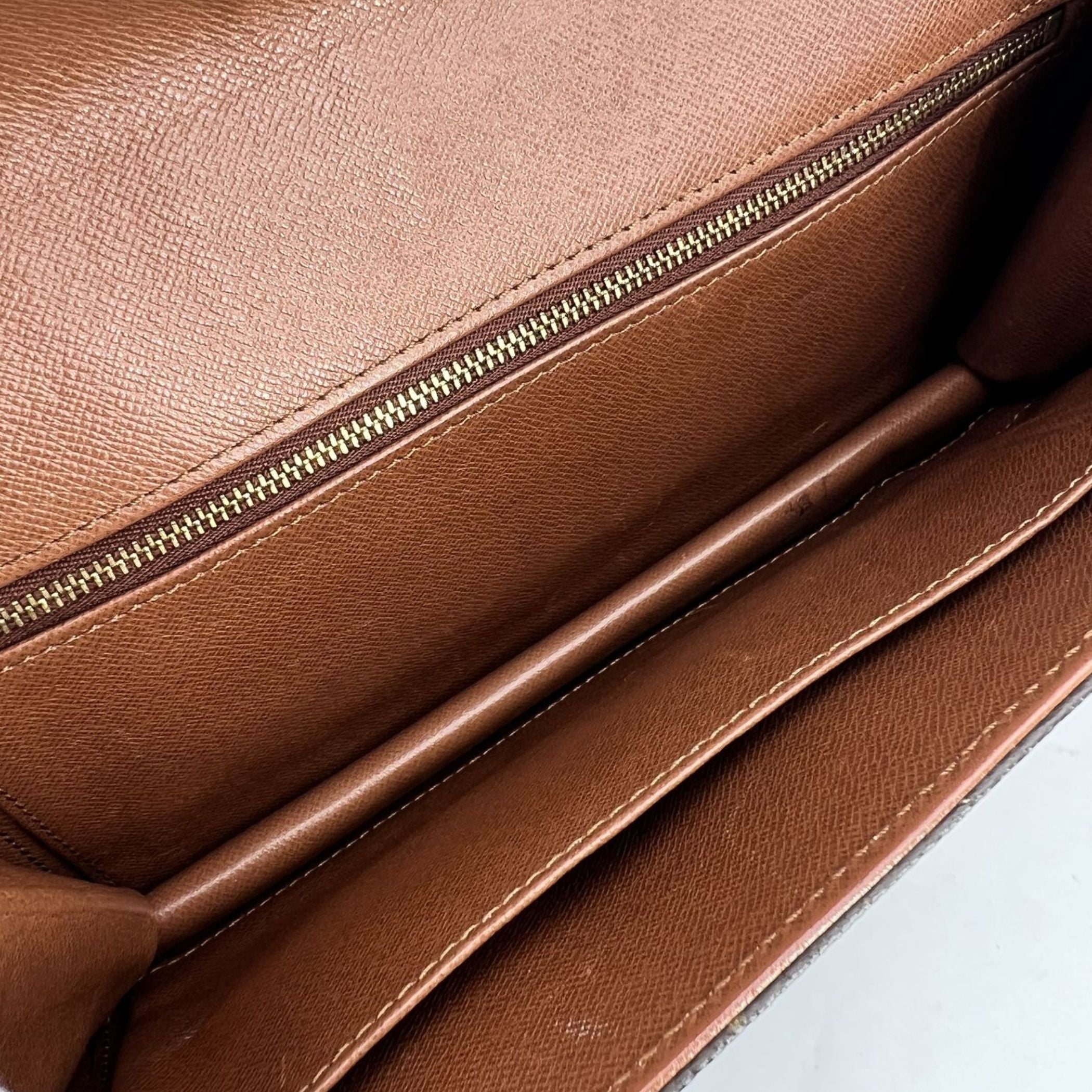Louis Vuitton Pochette Dame Clutches