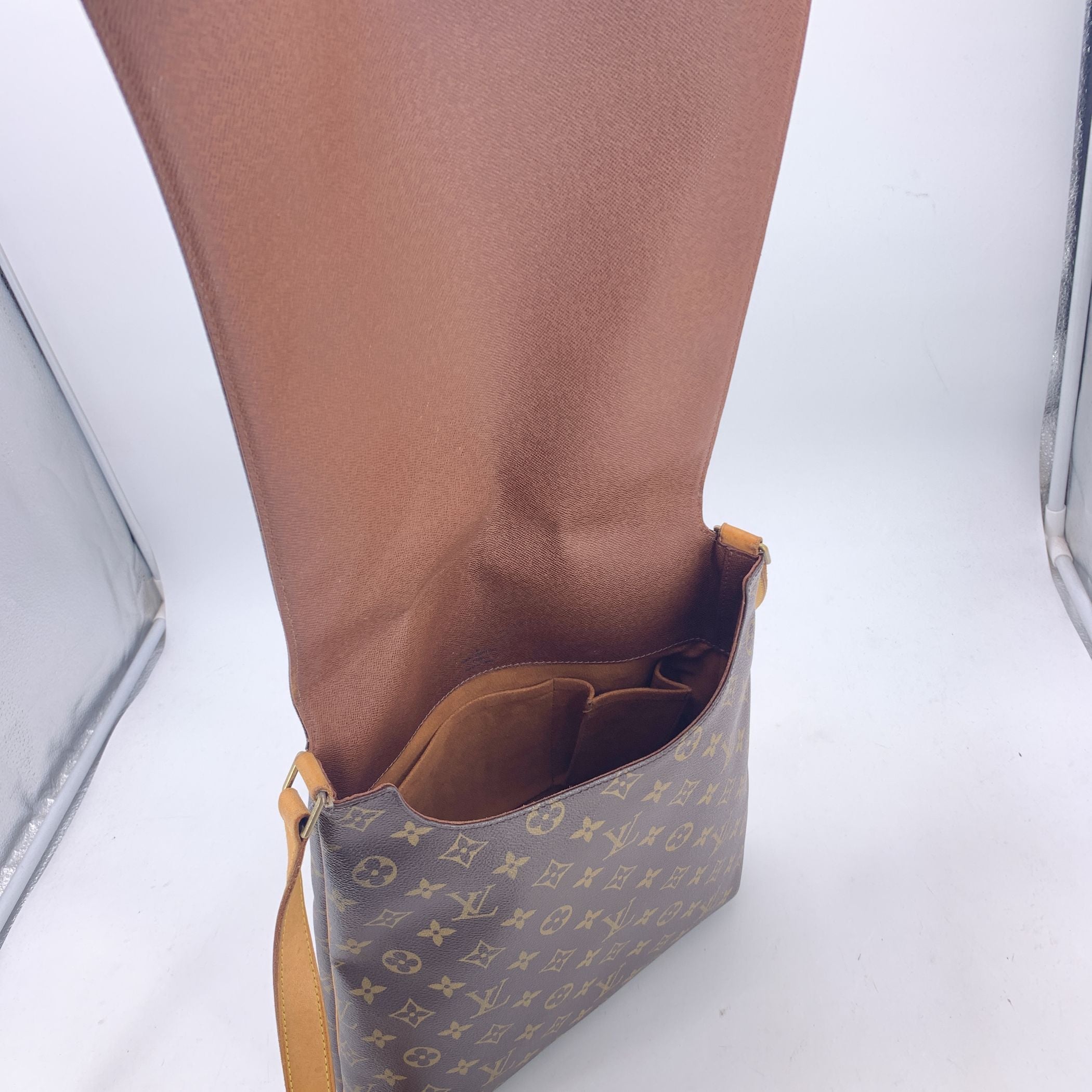 LOUIS VUITTON Crossbody Bags Musette