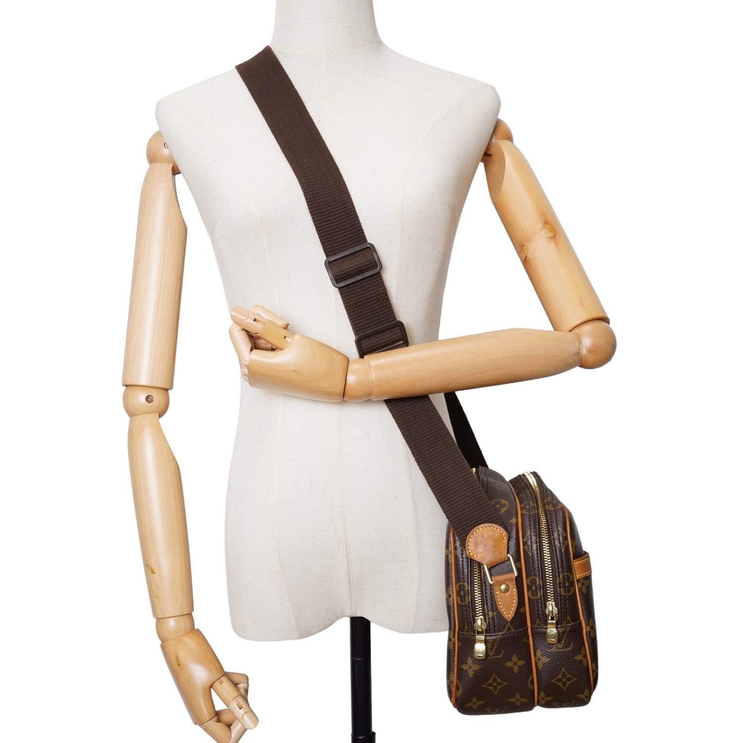 Louis Vuitton Reporter Crossbody Bags
