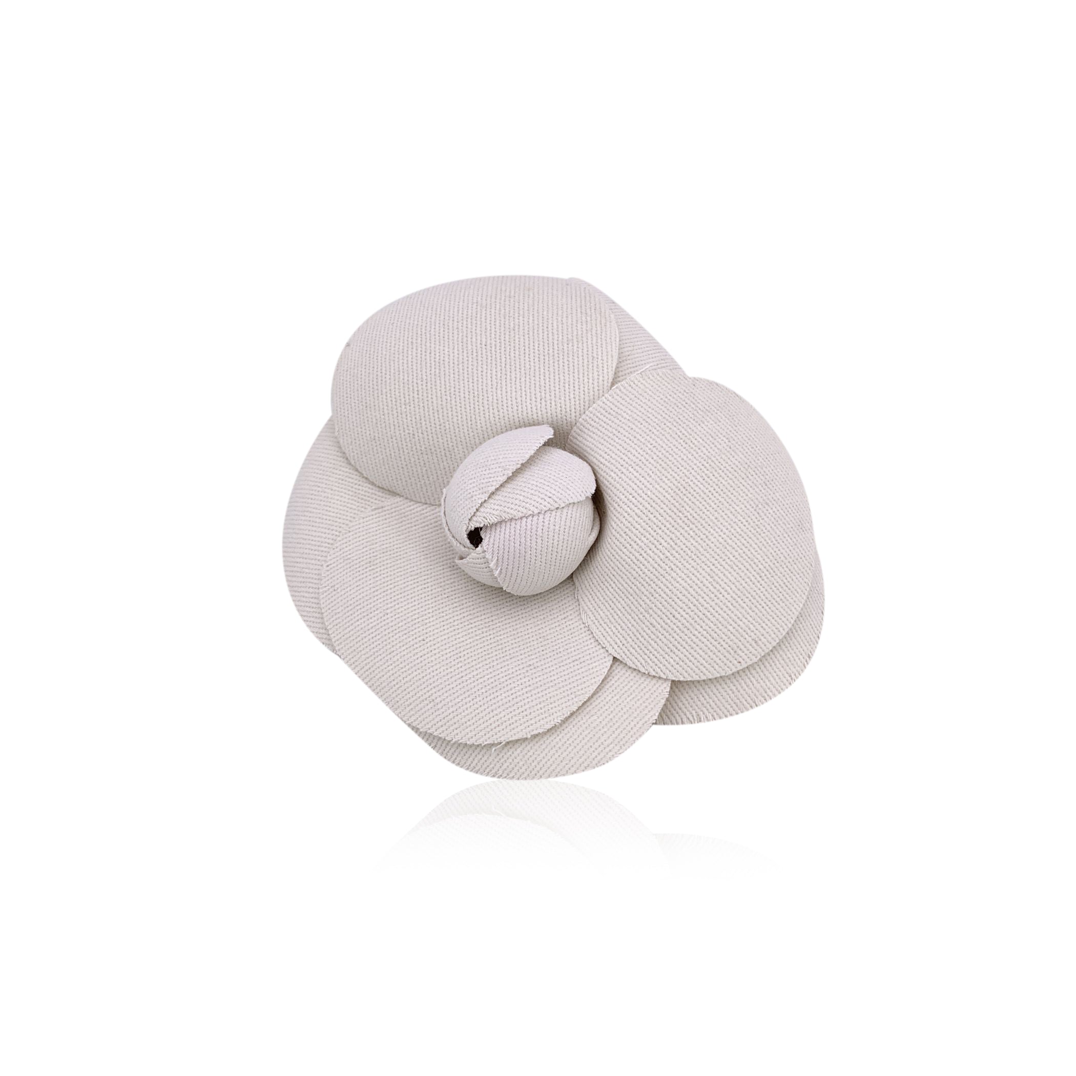 CHANEL Brooches Camelia