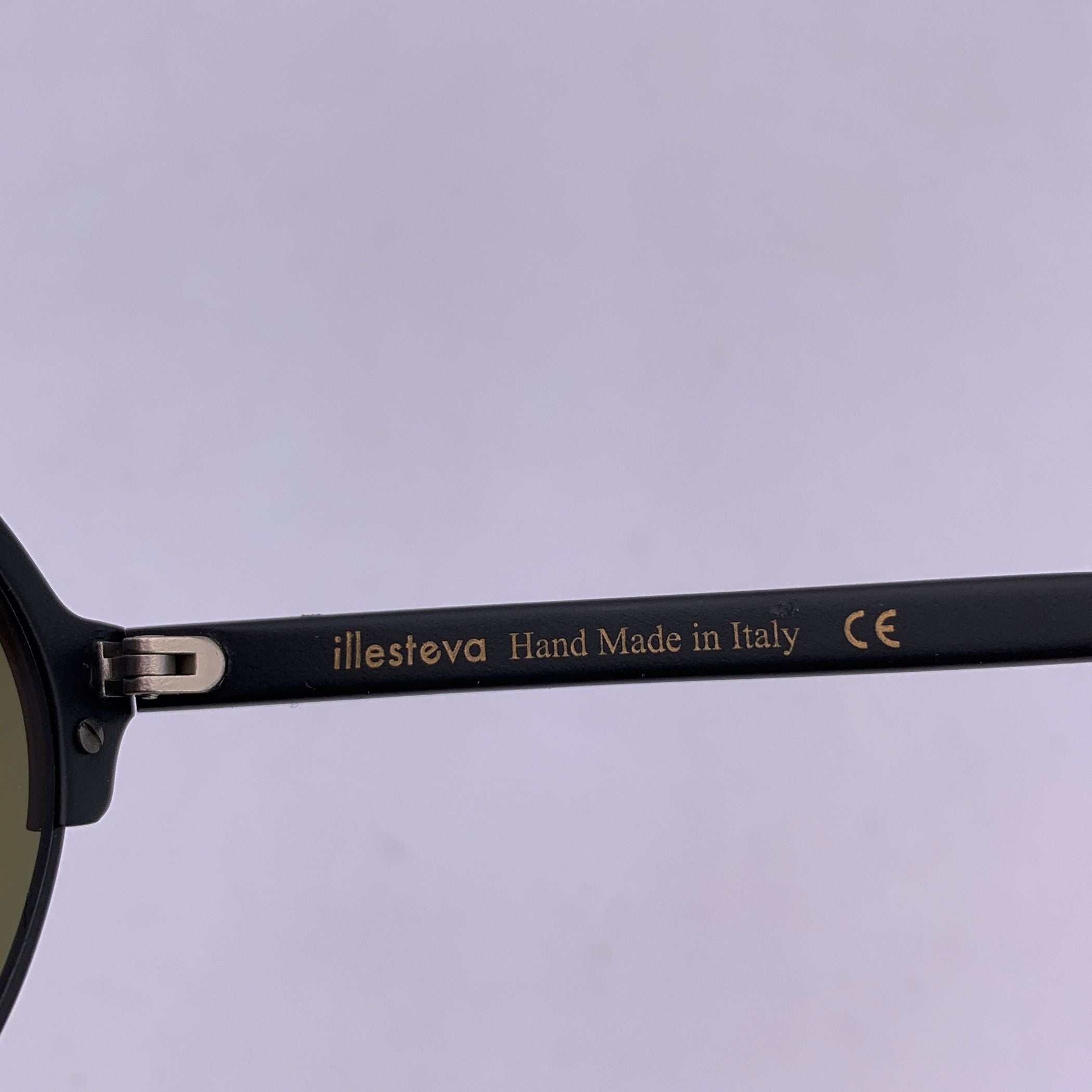 ILLESTEVA Sunglasses