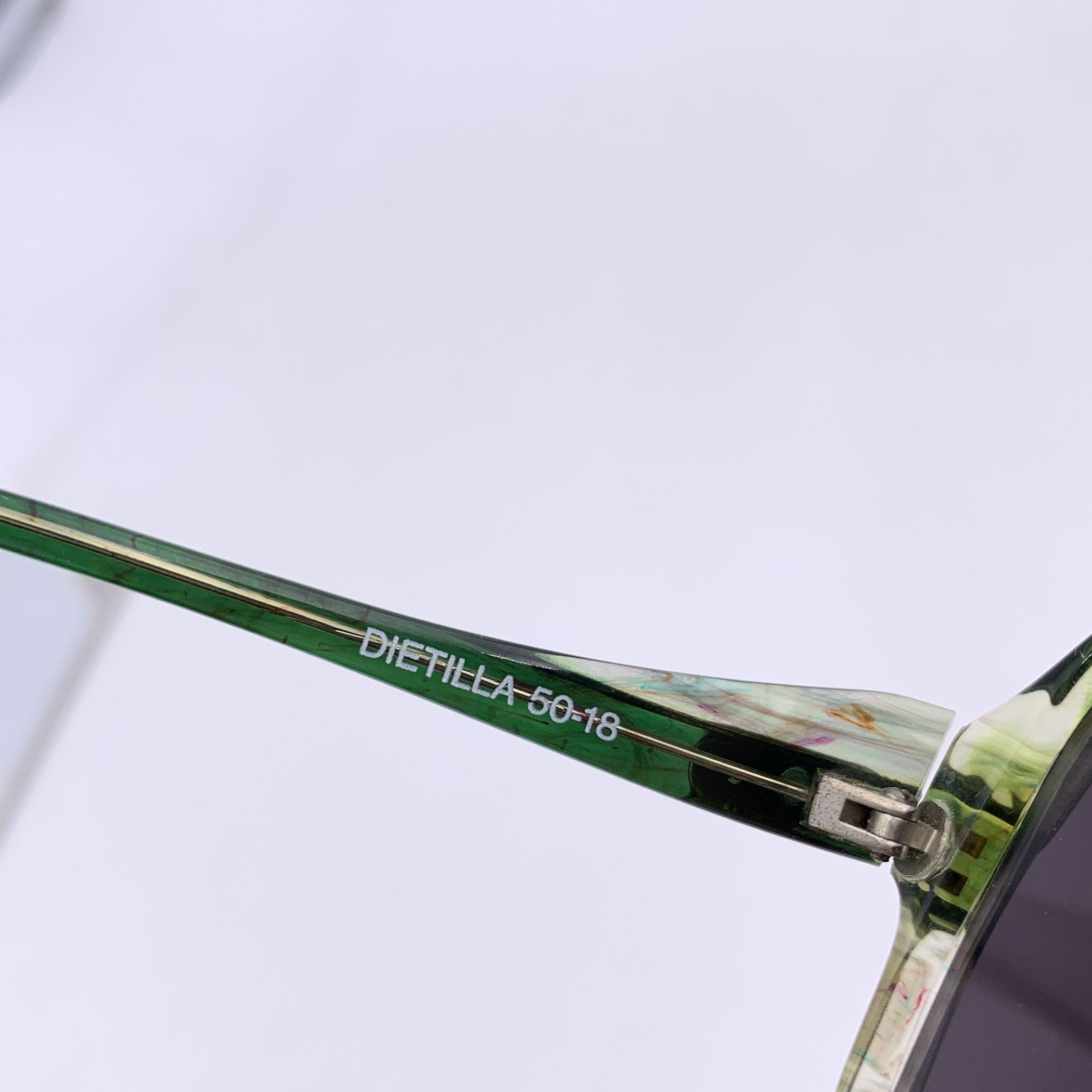 YVES SAINT LAURENT Sunglasses