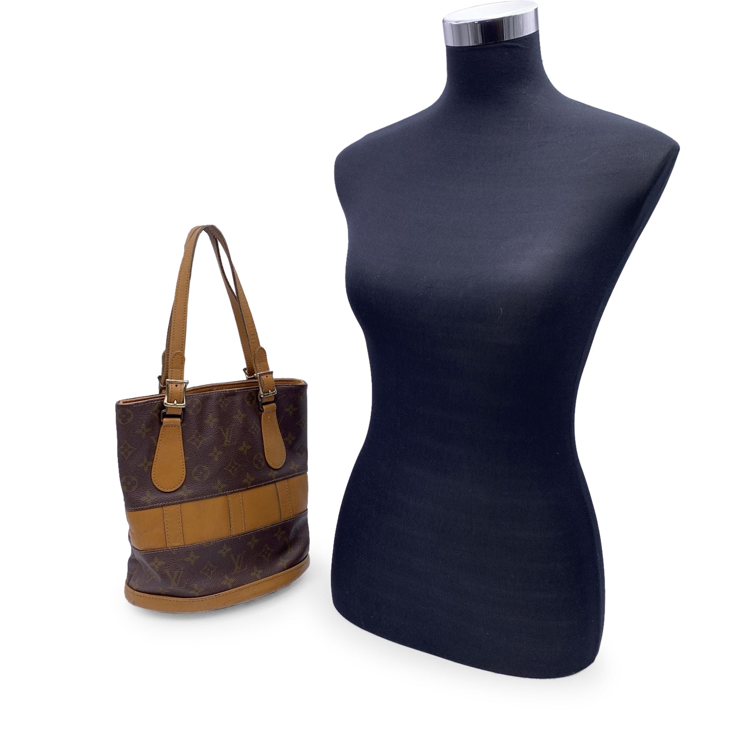 Louis Vuitton Bucket Shoulder Bags