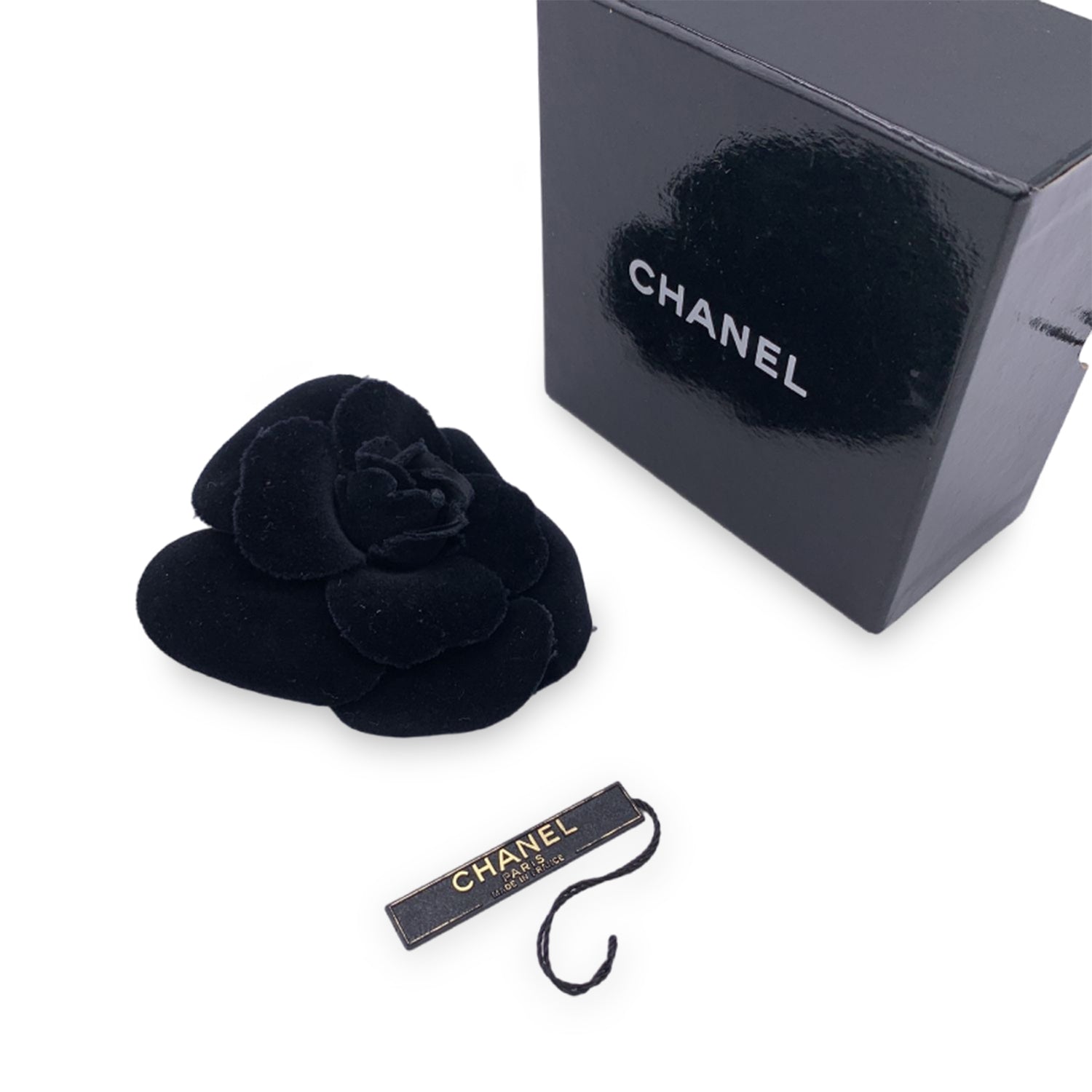CHANEL Brooches