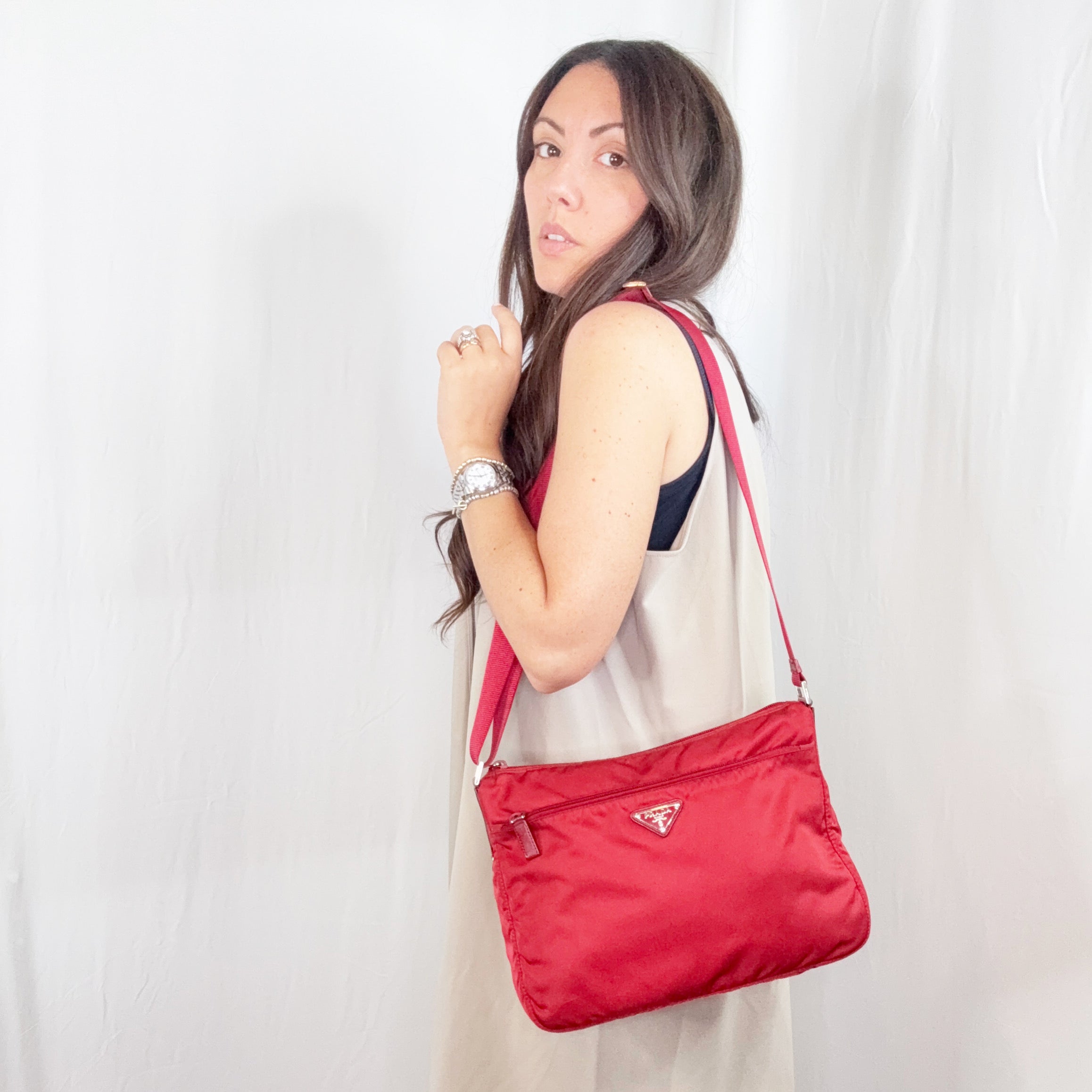 Borsa a tracolla Prada in nylon rosso tessuto