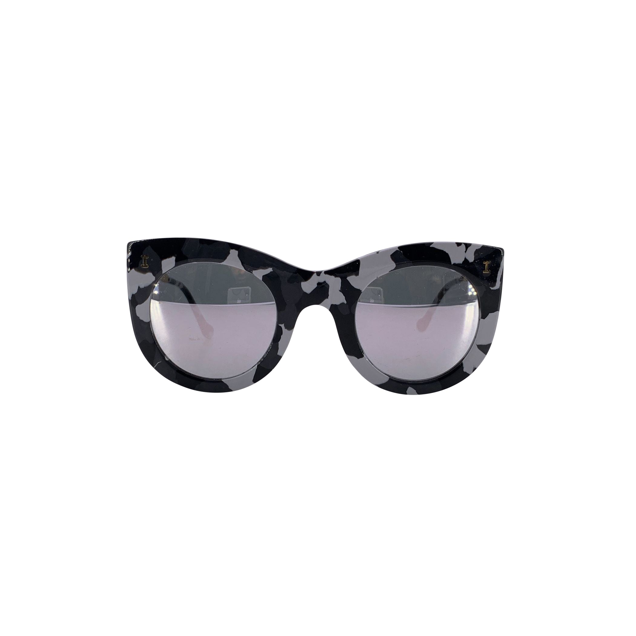 ILLESTEVA Sunglasses