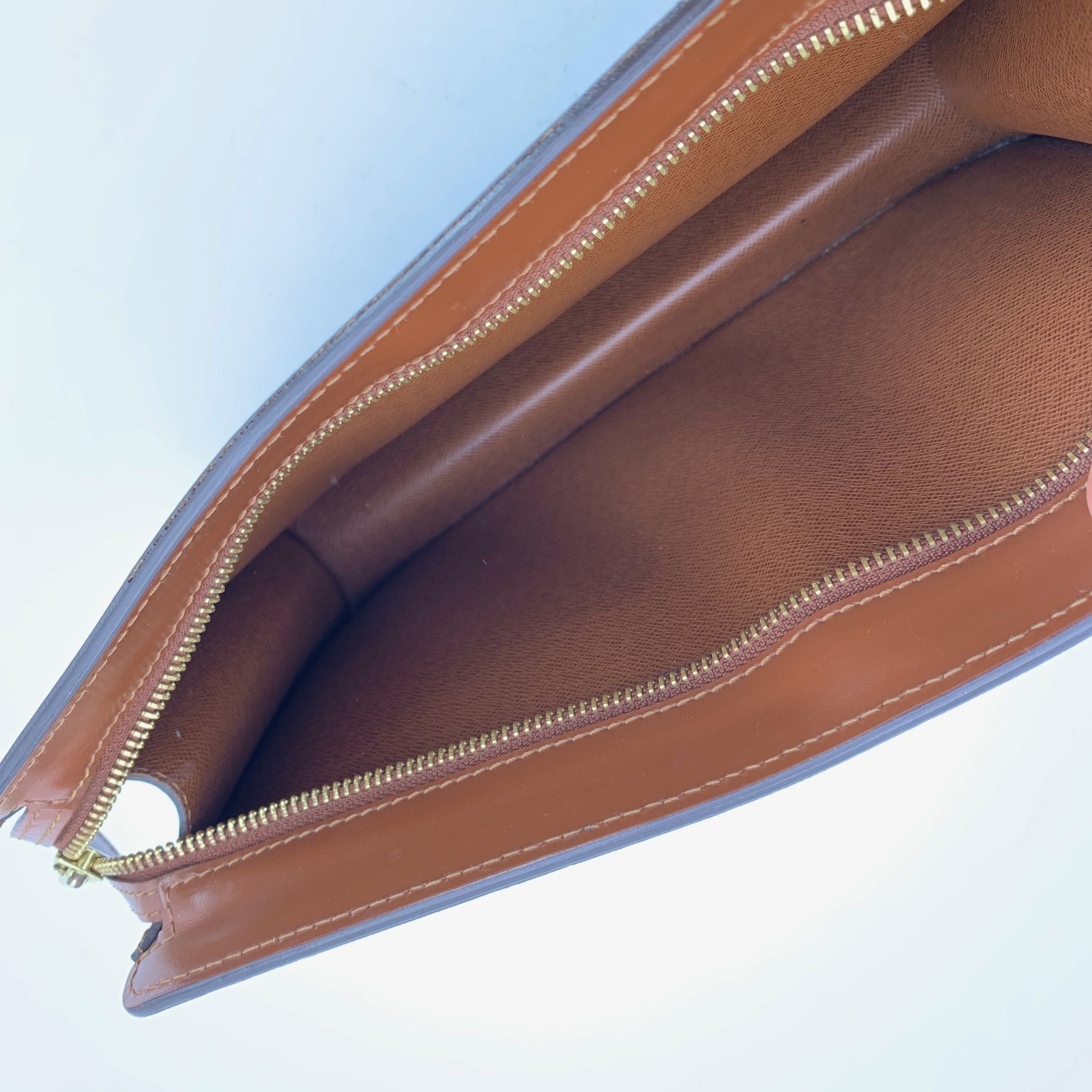 LOUIS VUITTON Clutches