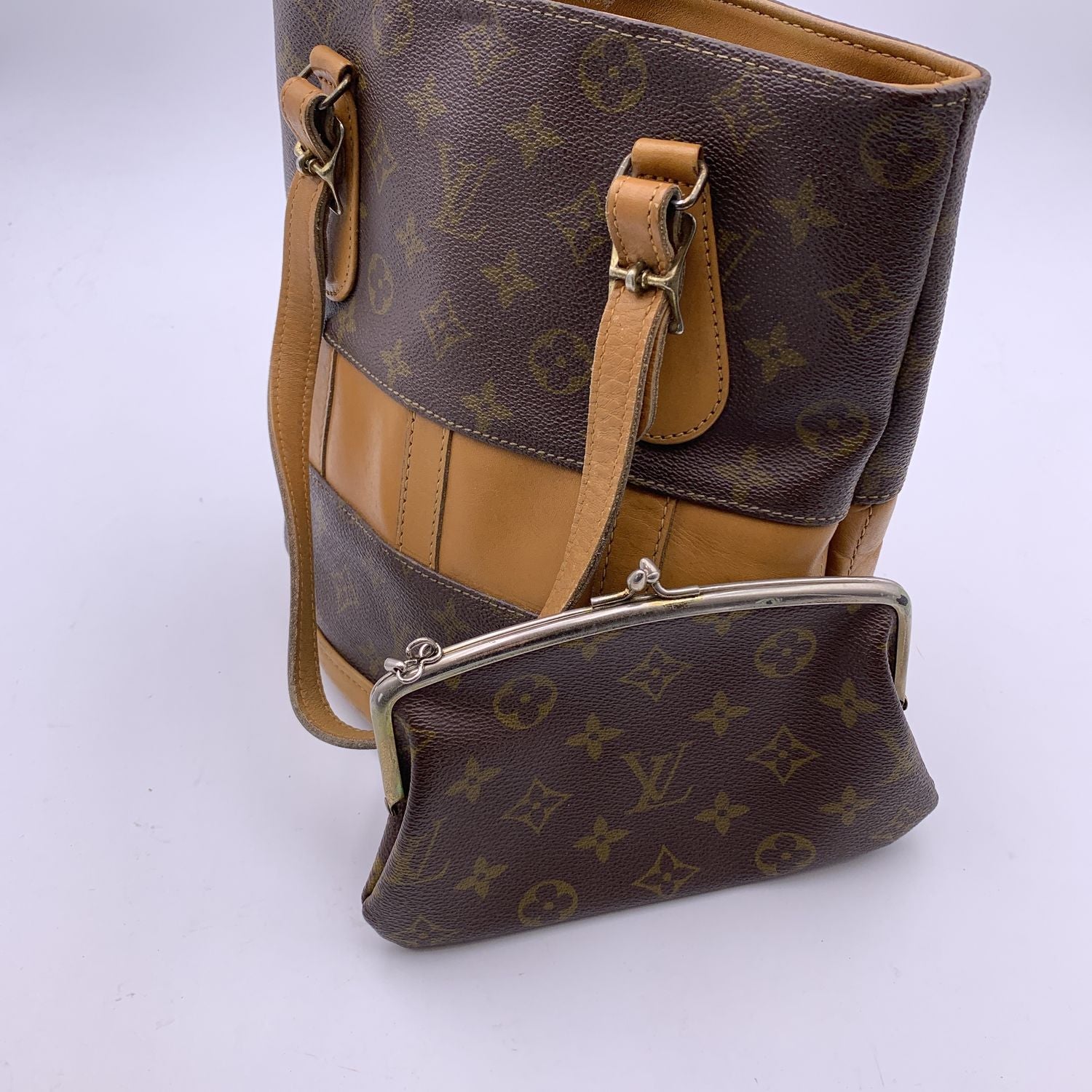 Louis Vuitton Bucket Shoulder Bags