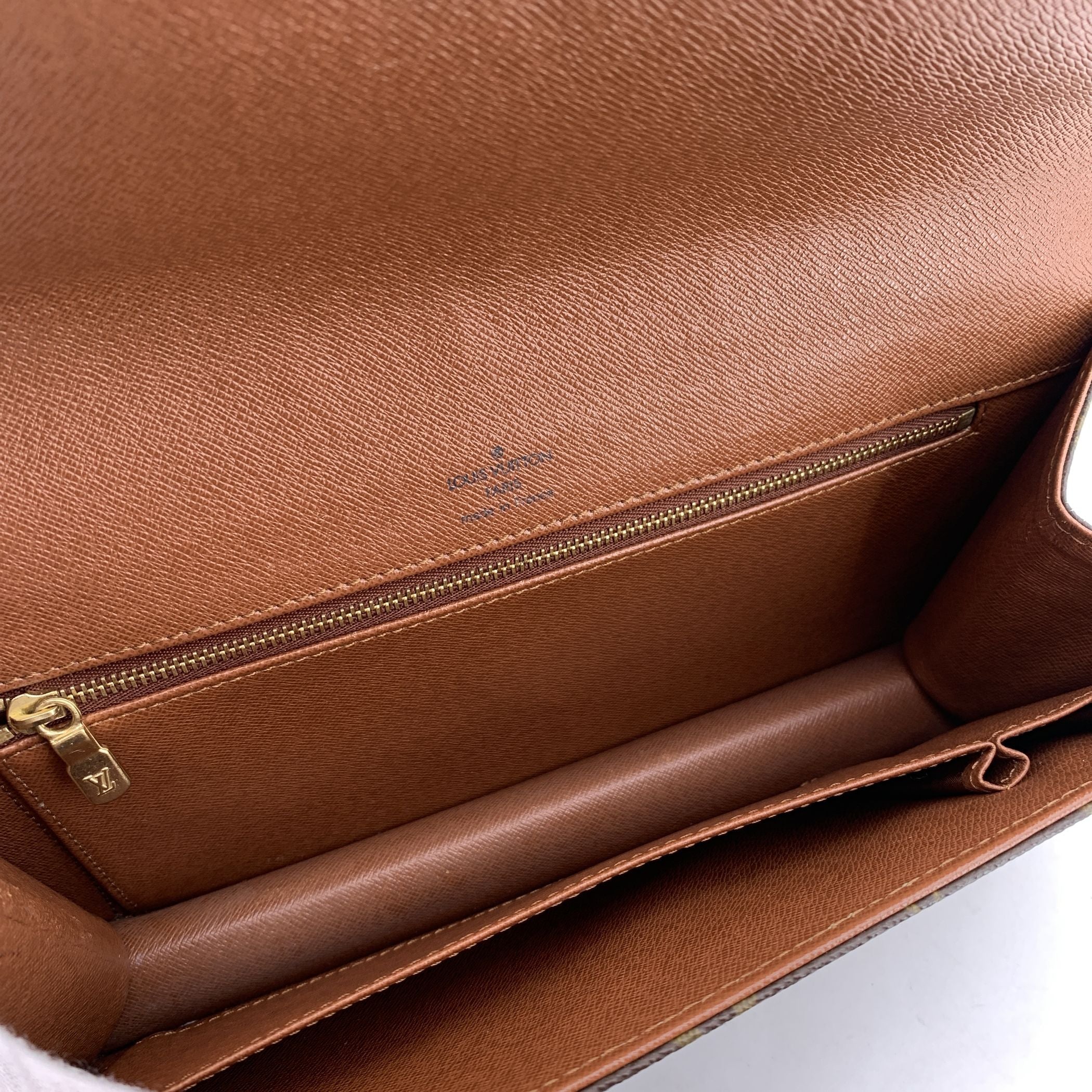 LOUIS VUITTON Clutches