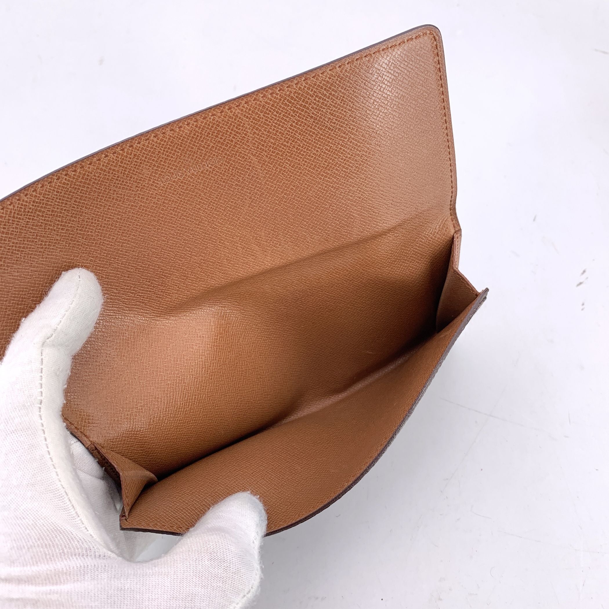 LOUIS VUITTON Wallets